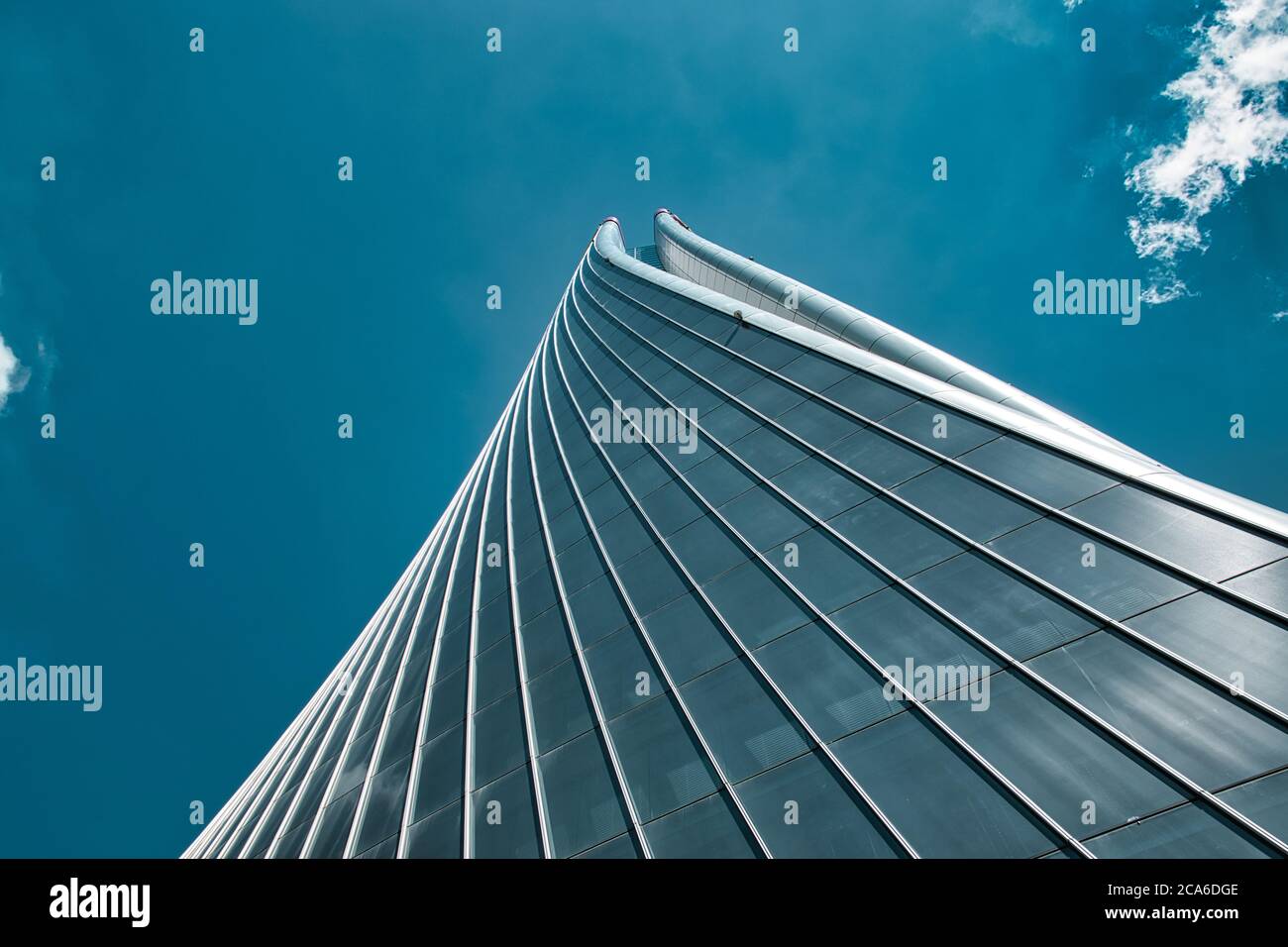 Milano, Italia 08.03.2020: Grattacielo Zaha Hadid - Torre generali il Twisted One, sede di lo storico del Gruppo generali nel nuovo e moderno risiedere Foto Stock