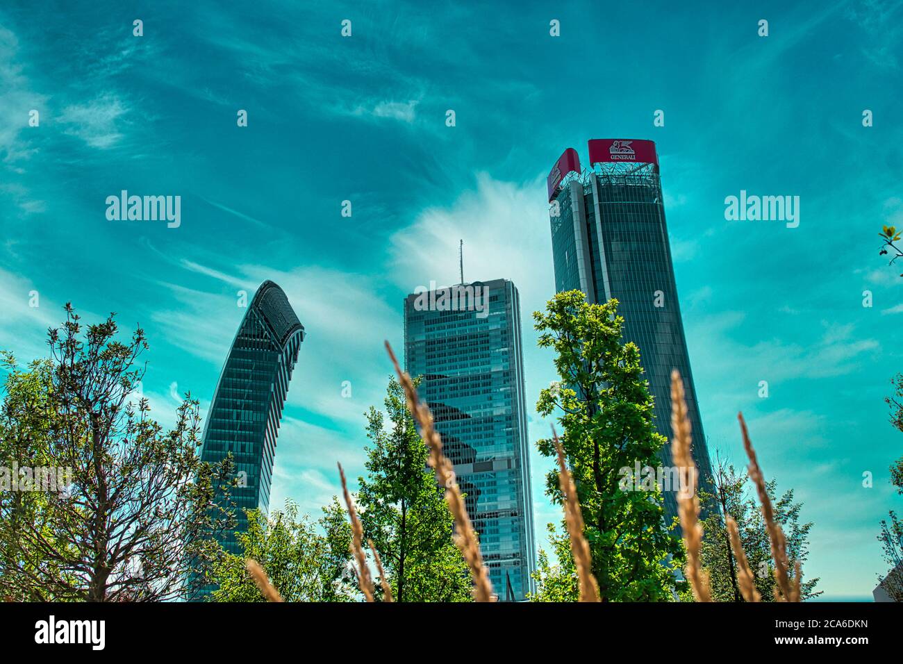 Milano, Italia 08.03.2020: Tre Torri Allianz (il diritto), generali (lo storico), PwC (il Curvo Foto Stock