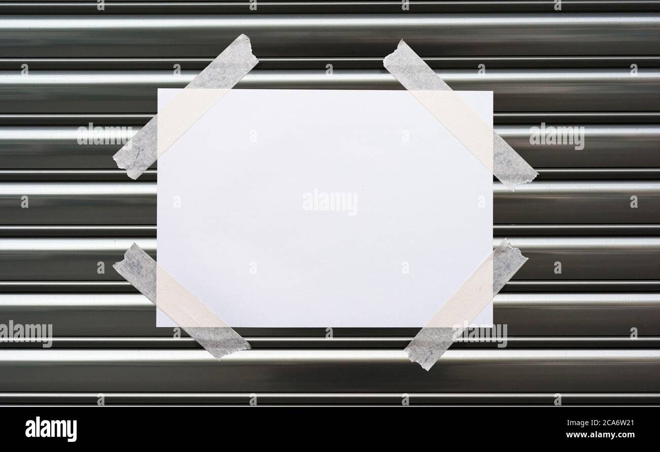 Sportello business chiuso con spazio vuoto per i messaggi di carta per la copia Foto Stock