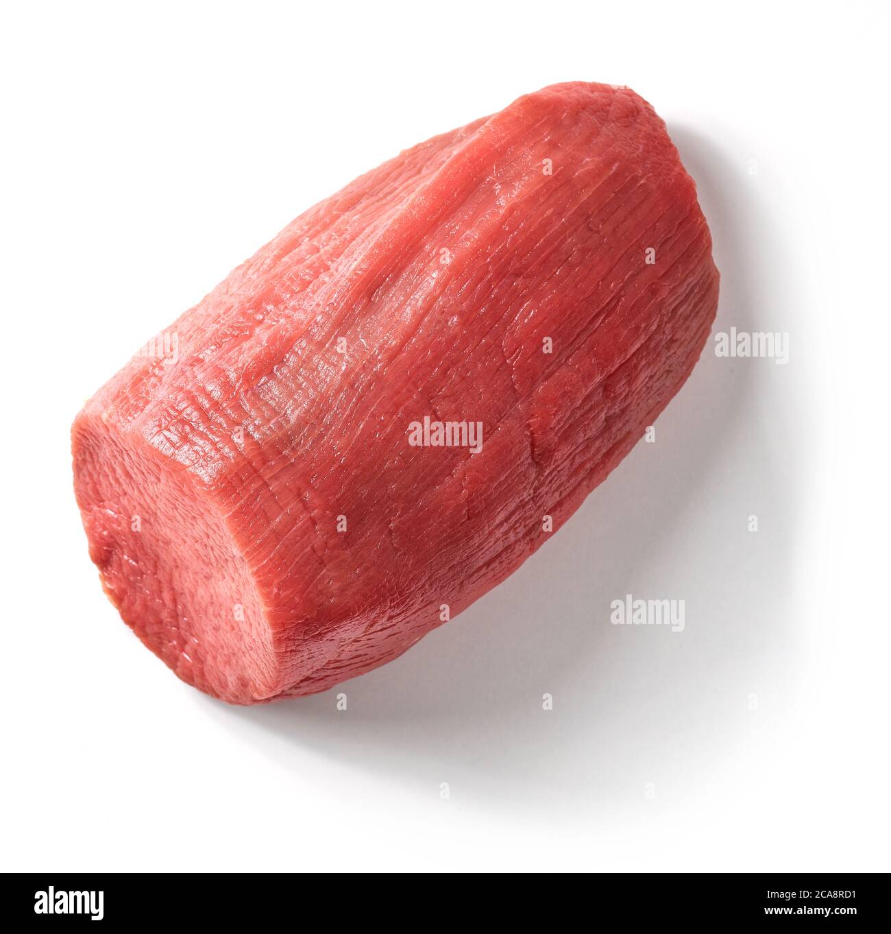 Carne di manzo fresca cruda isolata su sfondo bianco, vista dall'alto Foto Stock