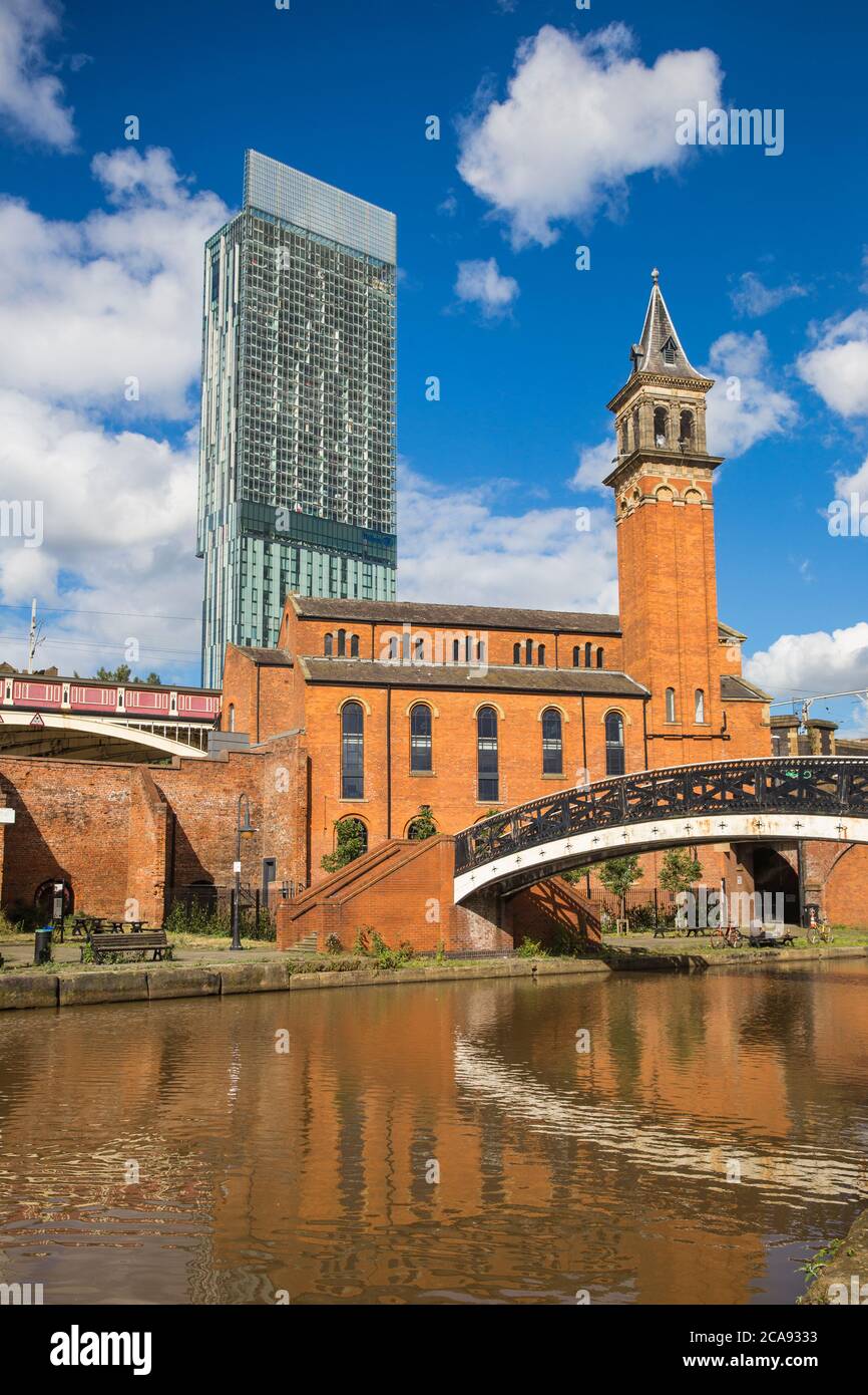 Deansgate, 1761 Bridgewater Canal e Beetham Tower (Hilton Tower), Manchester, Greater Manchester, Inghilterra, Regno Unito, Europa Foto Stock