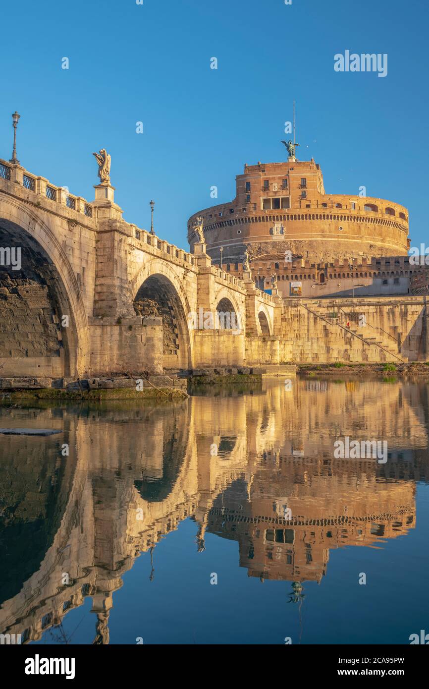 Ponte Sant'Angelo e Castel Sant'Angelo, patrimonio dell'umanità dell'UNESCO, Roma, Lazio, Italia, Europa Foto Stock