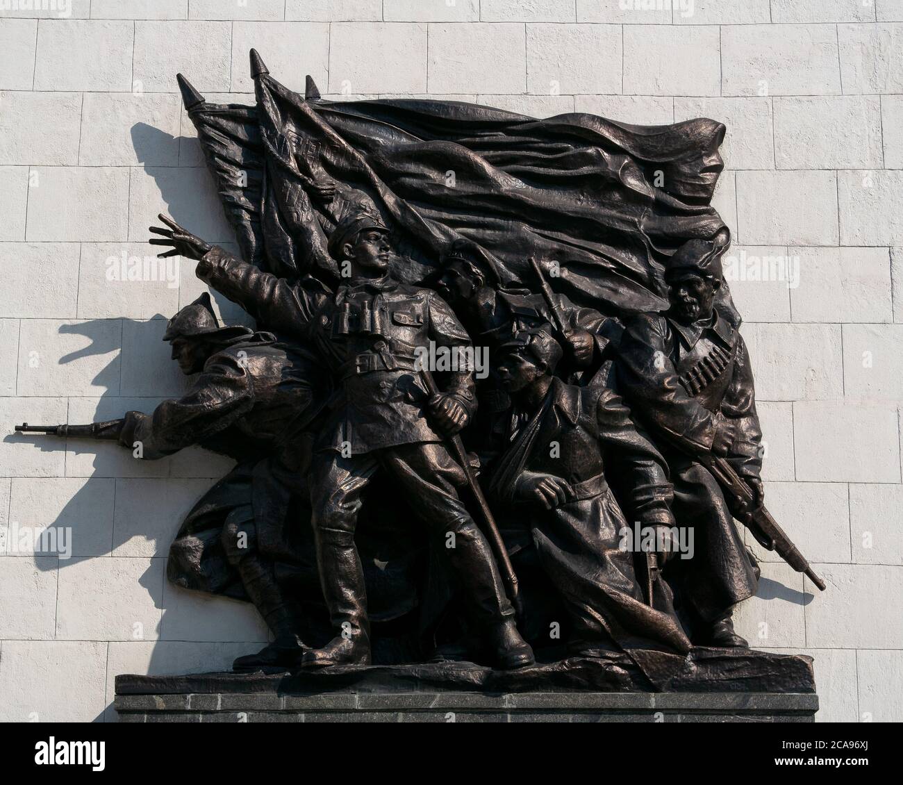 Russia, Volgograd. Monumento ai soldati della seconda guerra mondiale con le armi Foto Stock