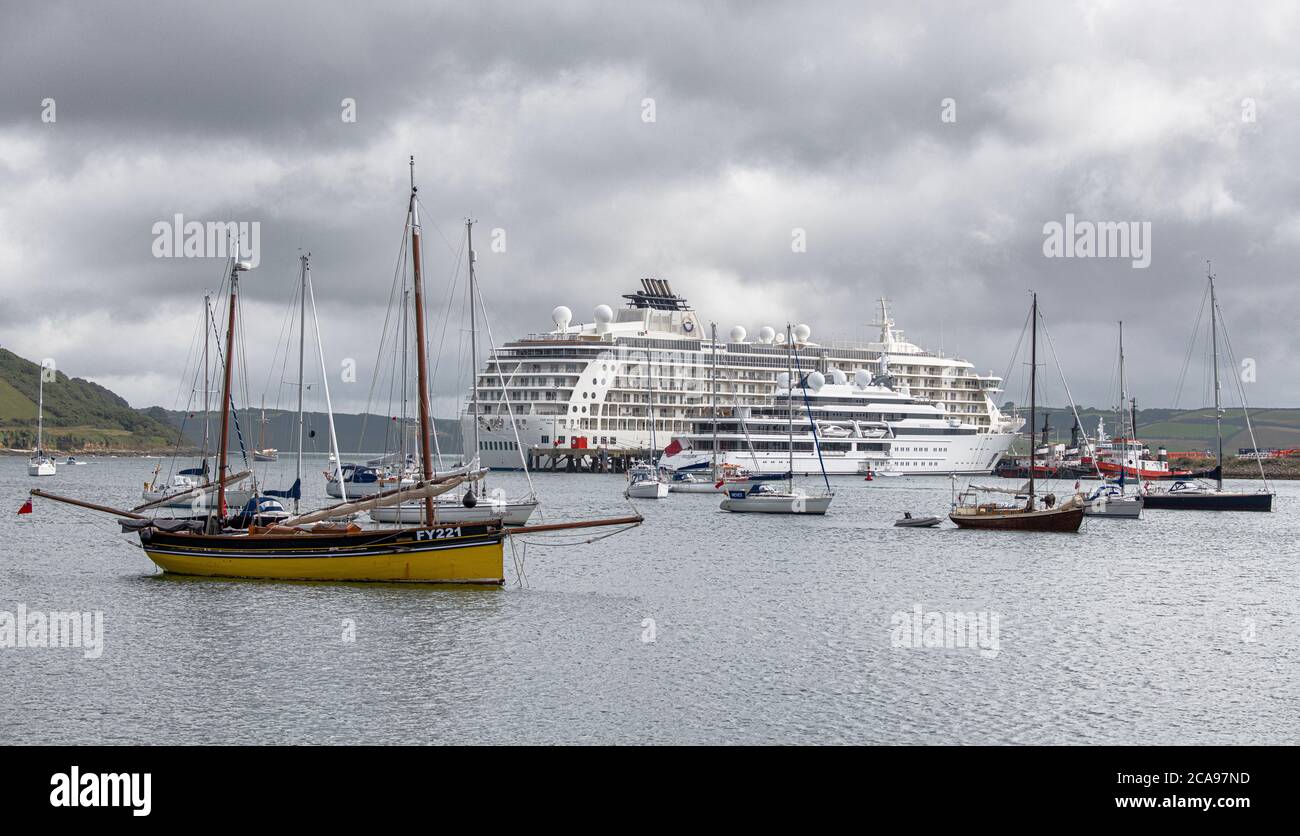 Falmouth, Cornovaglia, Regno Unito. 05 agosto 2020. Katara, uno dei più grandi mega yacht super nel mondo, imbarcazione residenziale il mondo il porto aveva circa £800 m di navi entro mezzo miglio, costruito nel 2010, Germania credito: kathleen bianco / Alamy Live News credito: kathleen bianco / Alamy Live News Foto Stock