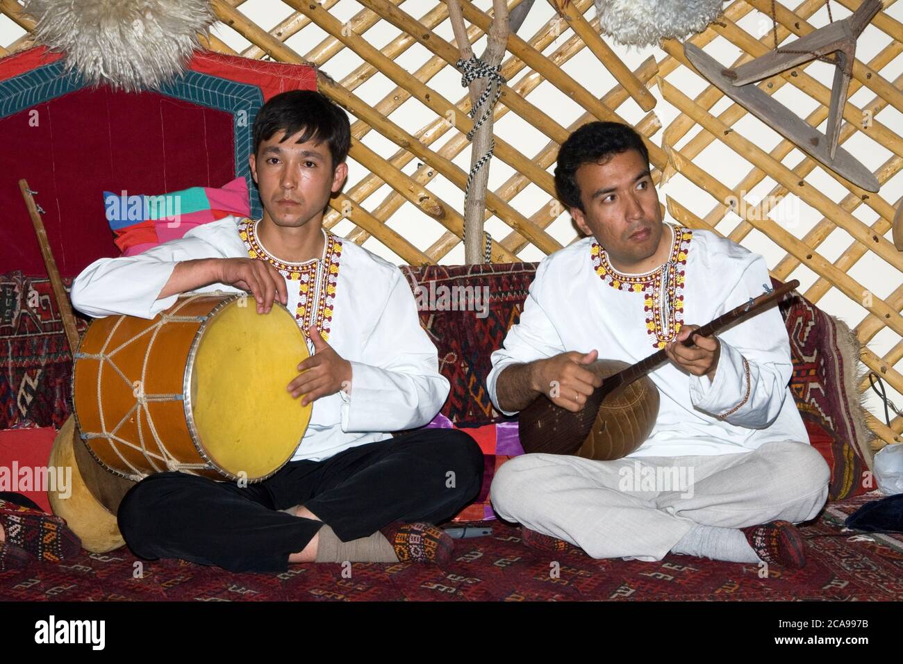 Gruppo di ballo folk, Ashgabat (Asgabat), Turkmenistan Groupe folklorique de danse, Achgabat (Asgabat), Turkménistan Folklore Tanzgruppe, Aschgabat (Asgab Foto Stock
