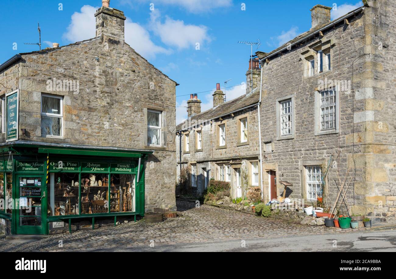 Chamber End Fold, una stretta strada acciottolata nel villaggio di Dales di Grassington, North Yorkshire Foto Stock