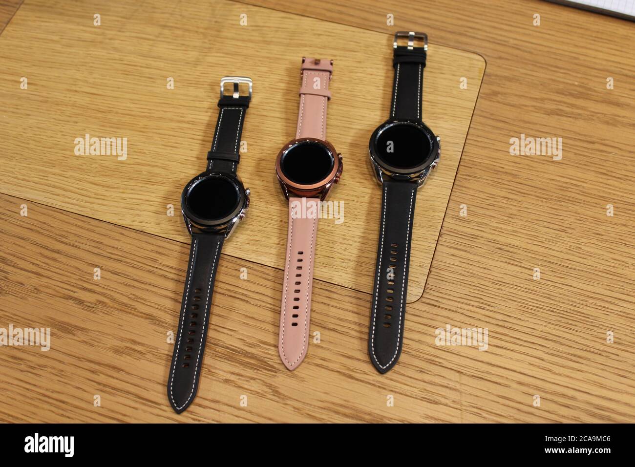 Lo smartwatch Galaxy Watch 3, che viene fornito con il supporto 5G, presentato da Samsung, come l'azienda sarebbe 'benvenuto l'opportunità' di contribuire a costruire le reti 5G del Regno Unito?? A seguito della decisione di vietare Huawei, un esecutivo del Regno Unito ha detto. Foto Stock