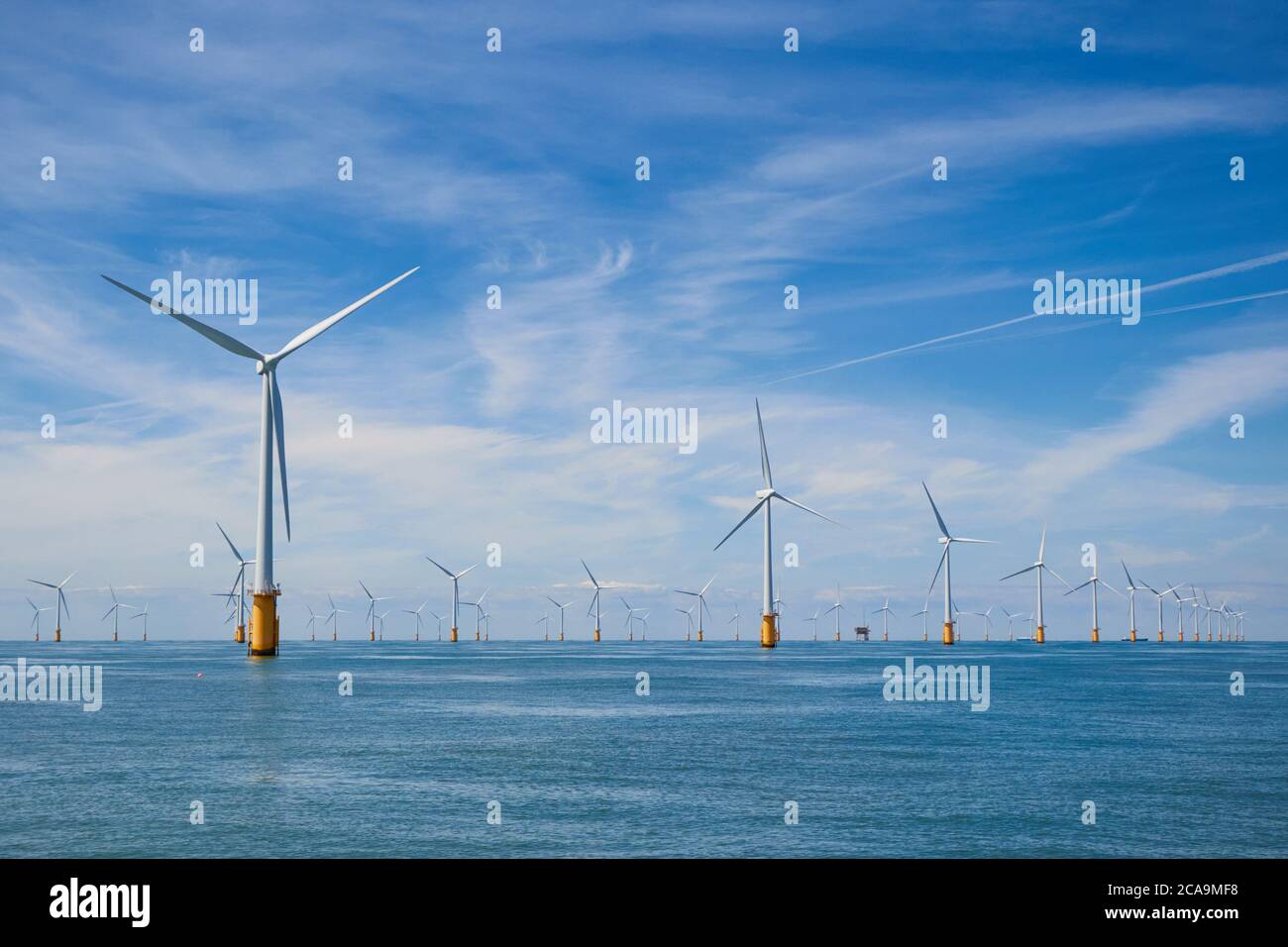 Thanet Wind Farm offshore Windfarm Kent Coast estuario del Tamigi UK Foto Stock