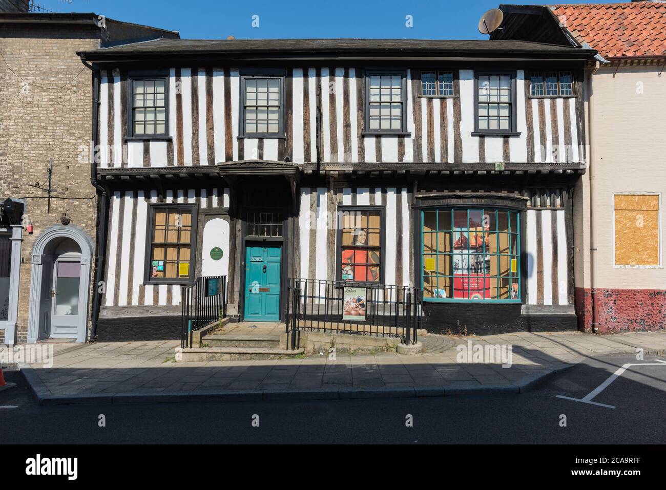 Antica casa di Thetford, vista dell'antica casa museo - una casa medievale in cui la vita locale Norfolk dei secoli passati è esposto in ogni camera. Foto Stock