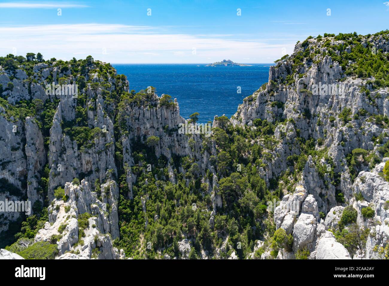 Vista sul parco nazionale di Calanques vicino al villaggio di pescatori di Cassis. Foto Stock