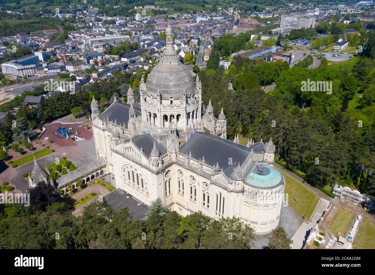 Veduta aerea della Basilica di Santa Teresa di Lisieux in Normandia Francia Foto Stock