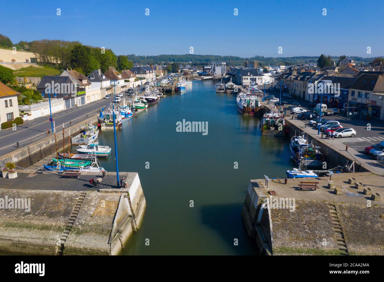 Veduta aerea della città di Port-en-Bessin e del suo porto. Port-en-Bessin è un comune del dipartimento del Calvados nella regione di basse-Normandie nel nord Foto Stock