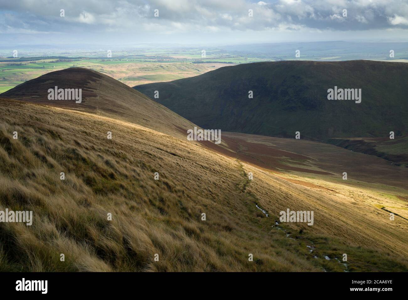Vista sulla lingua su Bowscale cadde a Souther cadde nel Lake District National Park, Cumbria, Inghilterra. Foto Stock