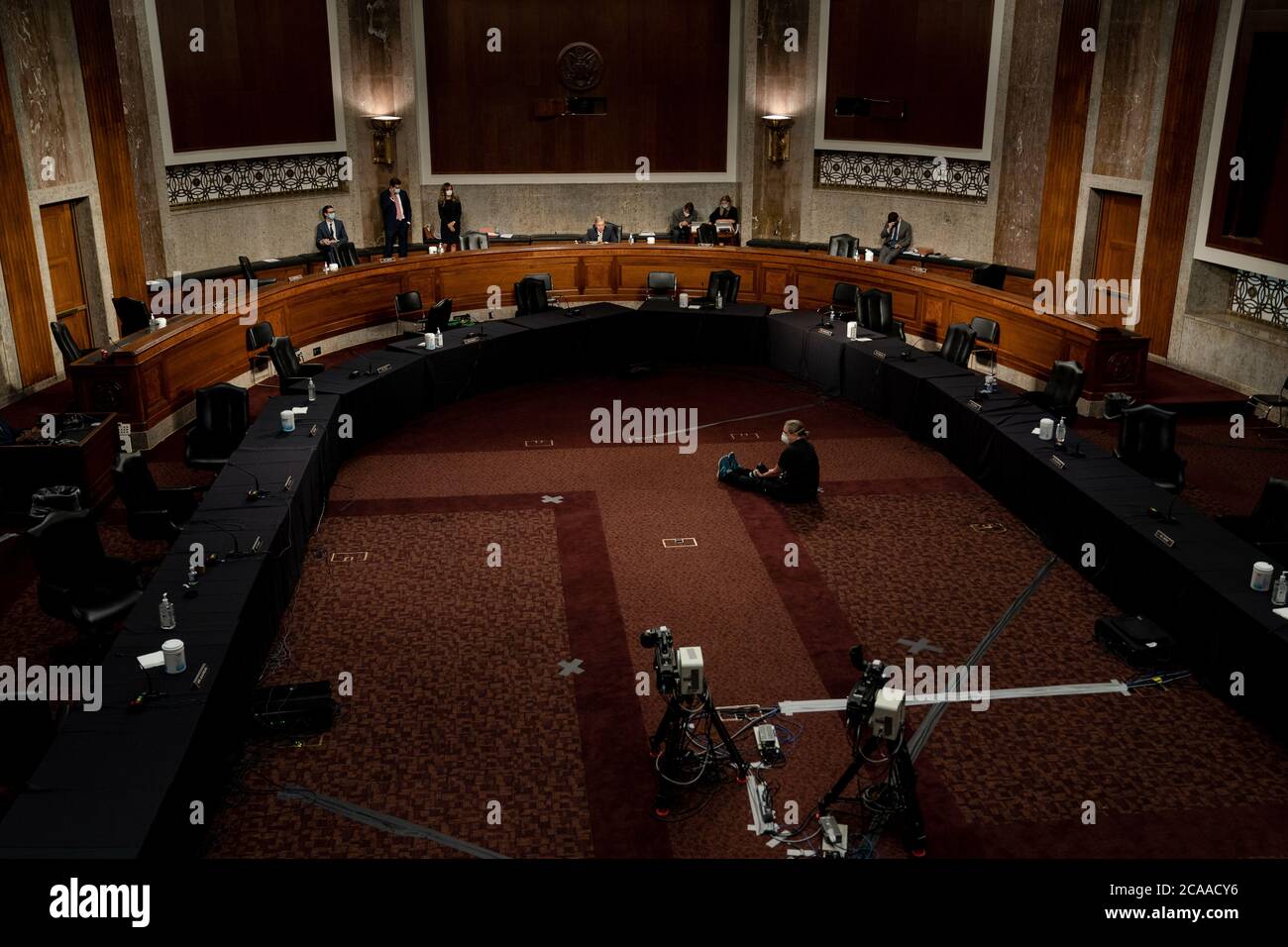 Il senatore degli Stati Uniti Lindsey Graham (repubblicano della Carolina del Sud), presidente del Comitato giudiziario del Senato degli Stati Uniti, esprime osservazioni conclusive a una stanza vuota al termine di un'audizione del Comitato giudiziario del Senato sulla "supervisione dell'indagine sull'uragano crossfire" a Capitol Hill a Washington, DC il 5 agosto 2020.Credit: Erin Schaff/Pool via CNP | utilizzo in tutto il mondo Foto Stock