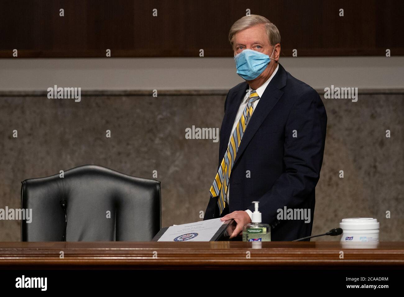 Il senatore degli Stati Uniti Lindsey Graham (repubblicano della Carolina del Sud), presidente del Comitato giudiziario del Senato degli Stati Uniti, arriva per un'audizione di supervisione del Comitato giudiziario del Senato su Capitol Hill a Washington, mercoledì 5 agosto 2020, per esaminare l'indagine sull'uragano Crossfire. Credit: Carolyn Kaster/Pool via CNP | utilizzo in tutto il mondo Foto Stock