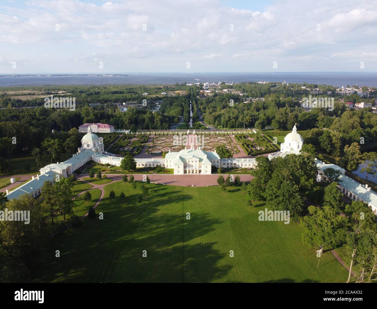 Il complesso del Palazzo e del Parco 'Oranienbaum'. Il grande Palazzo Menshikov a Lomonosov. Foto Stock