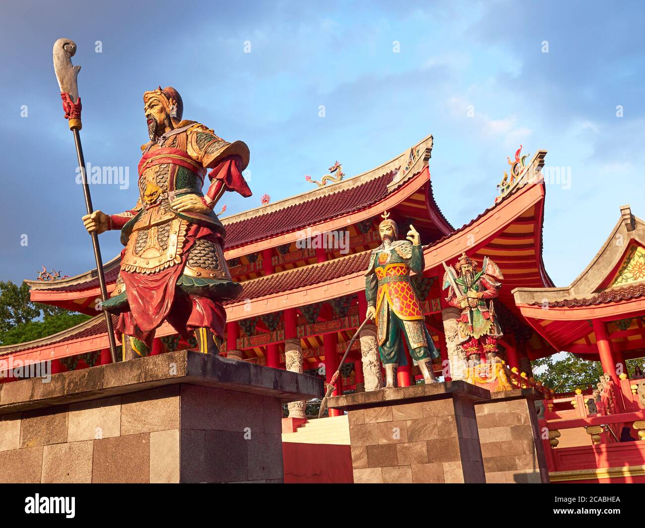 Tre statue al tempio di Sam Poo Kong, un simbolo e un punto di riferimento storico, diventano una popolare destinazione turistica della città Foto Stock