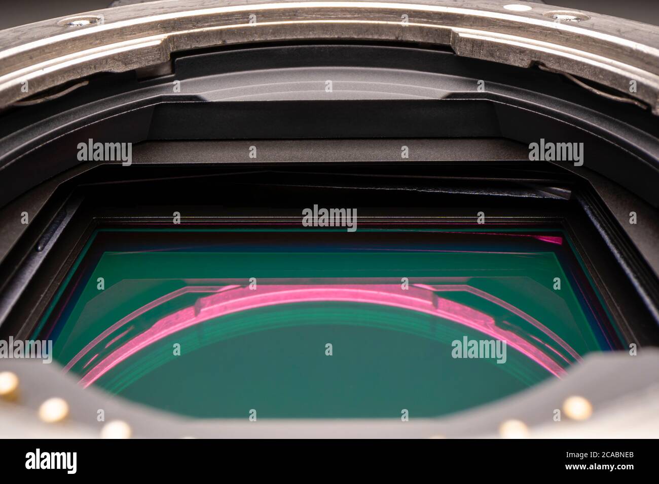 Sensore di immagine all'interno di una fotocamera digitale mirrorless Foto Stock