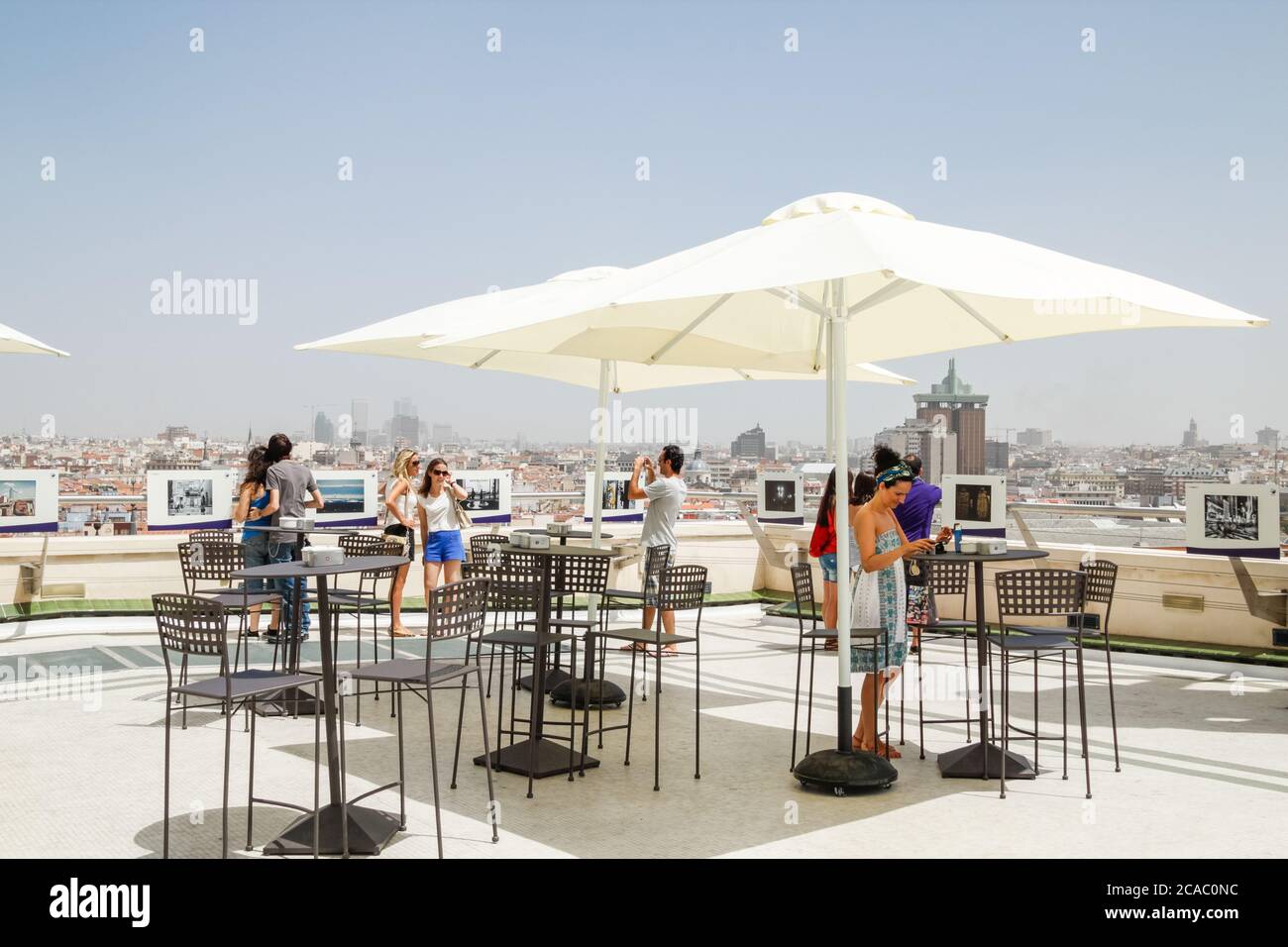 Vista dal bar sul tetto del Circolo de Bellas Artes, Madrid, Spagna Foto Stock