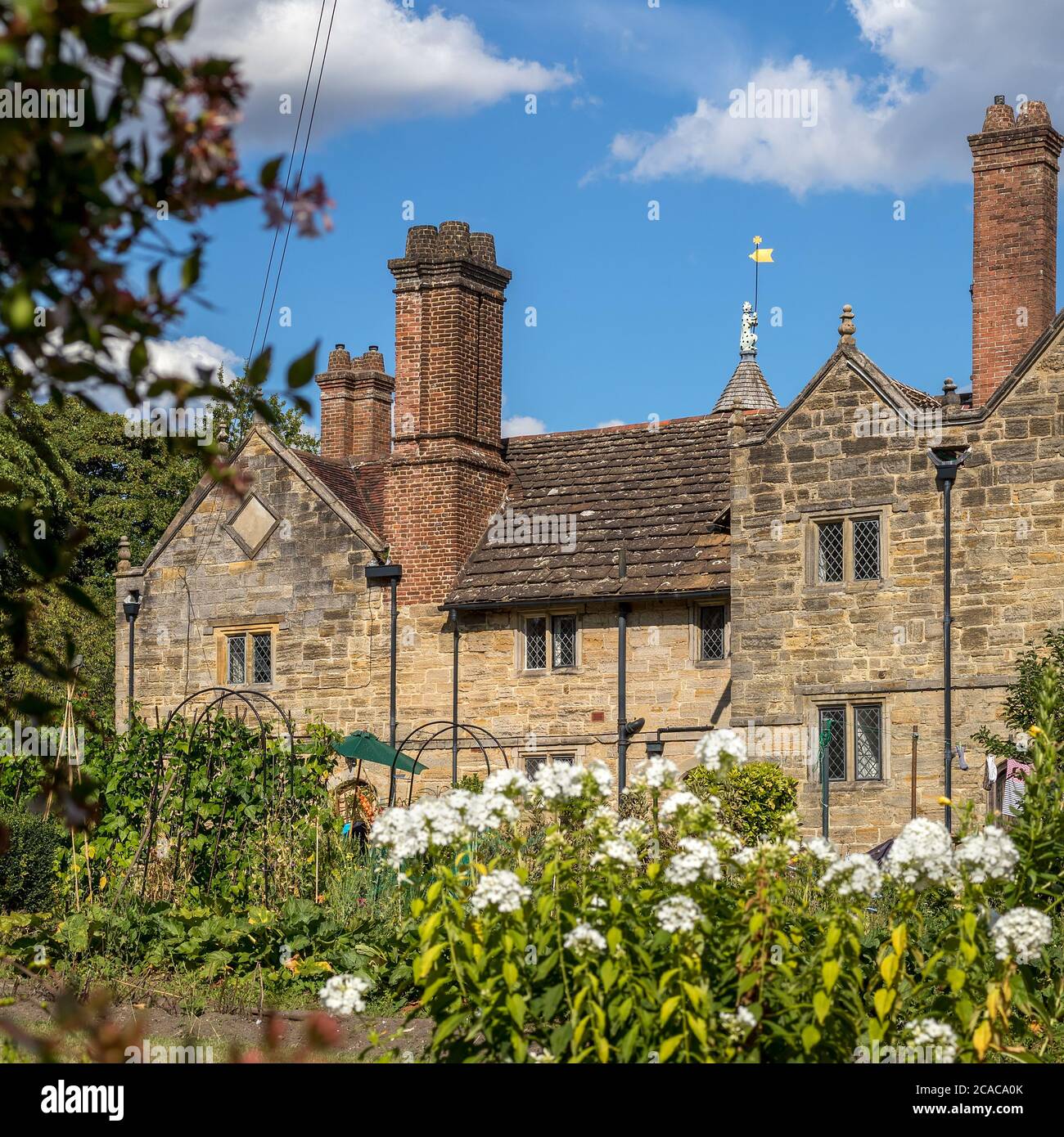 EAST GRINSTEAD, WEST SUSSEX/UK - 3 AGOSTO : Vista del Sackville College East Grinstead West Sussex il 3 agosto 2020 Foto Stock