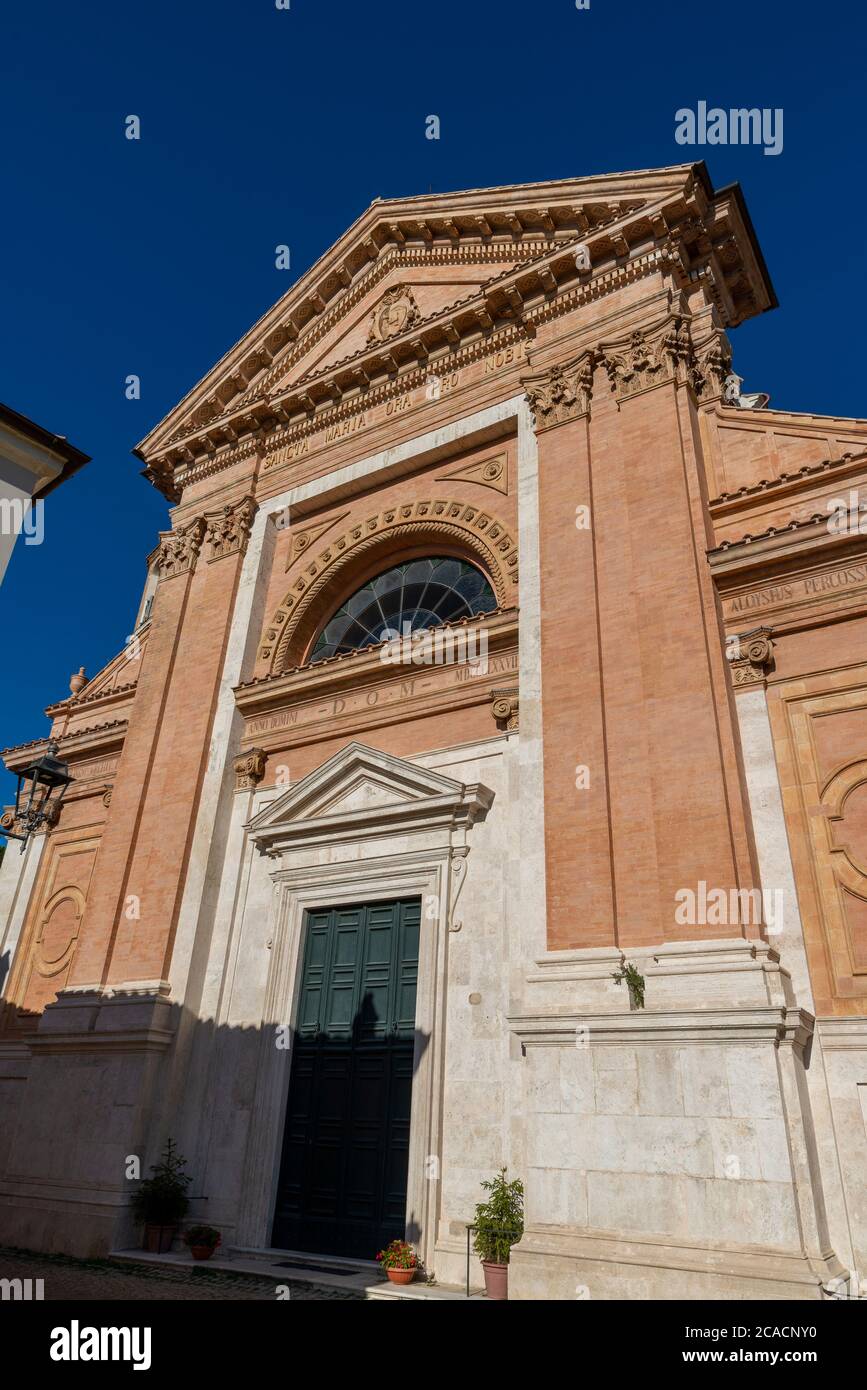 amelia, italia 05 2020 agosto: Cattedrale di Santa Fermina nel centro di Amelia Foto Stock