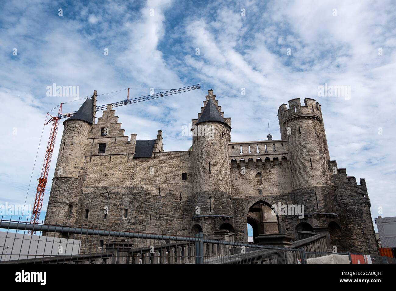 Anversa, Belgio, 19 luglio 2020, il castello Het Steen il più antico edificio conservato di Anversa Foto Stock