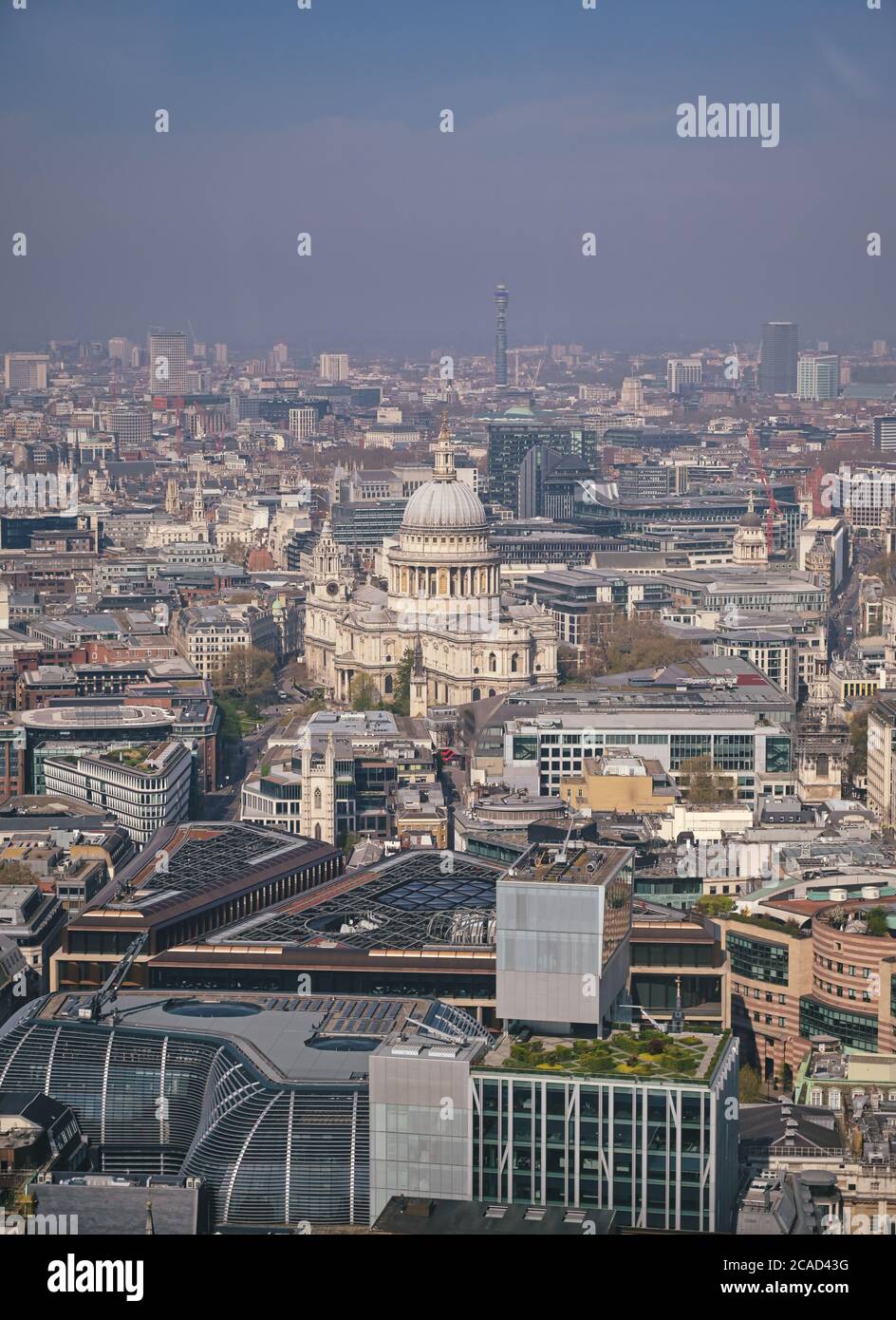 Una vista aerea di Londra, Regno Unito lungo il Tamigi. Foto Stock