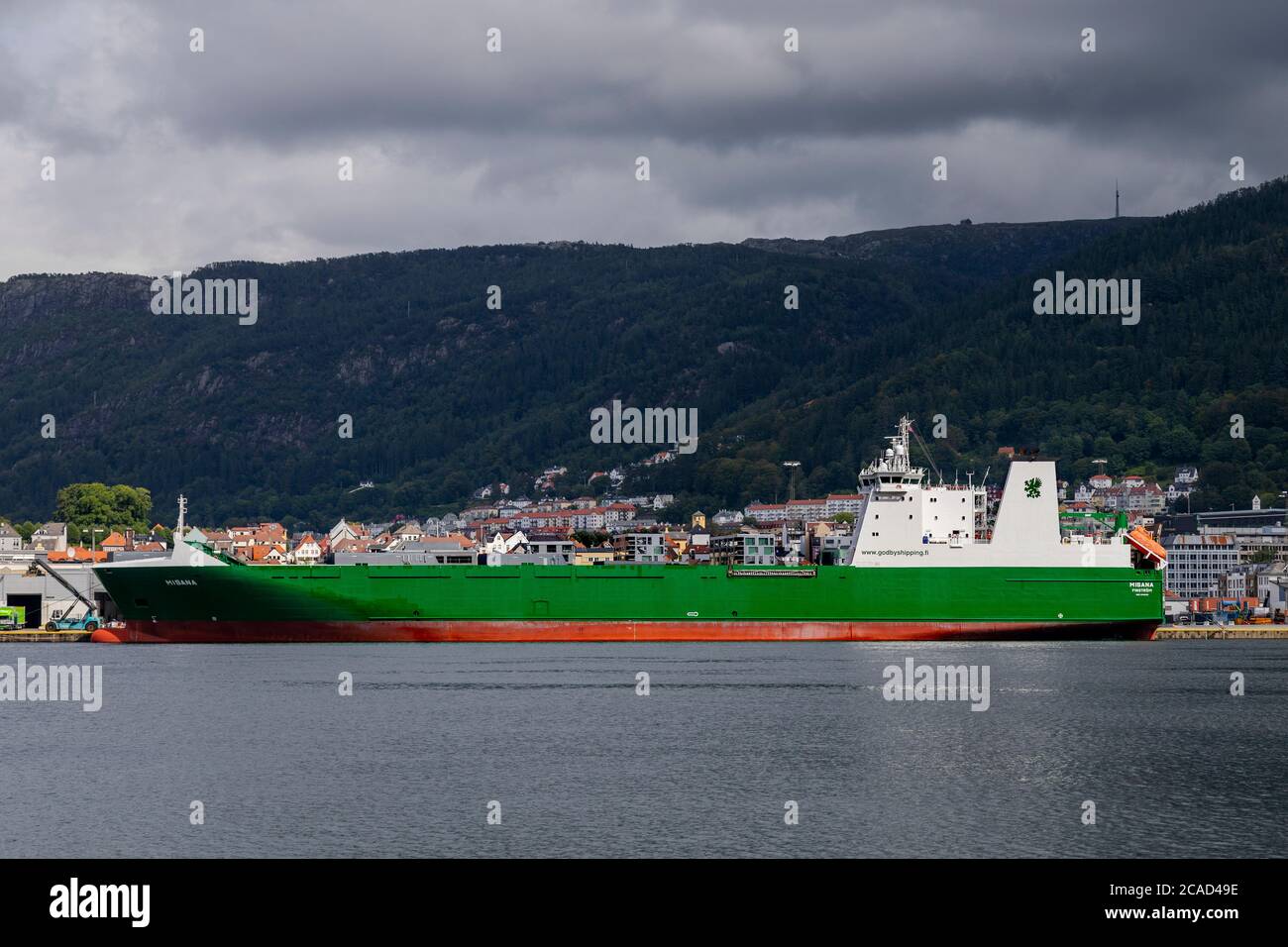 Nave da carico RO-ro Misana al molo Jekteviken, nel porto di Bergen, Norvegia. Foto Stock