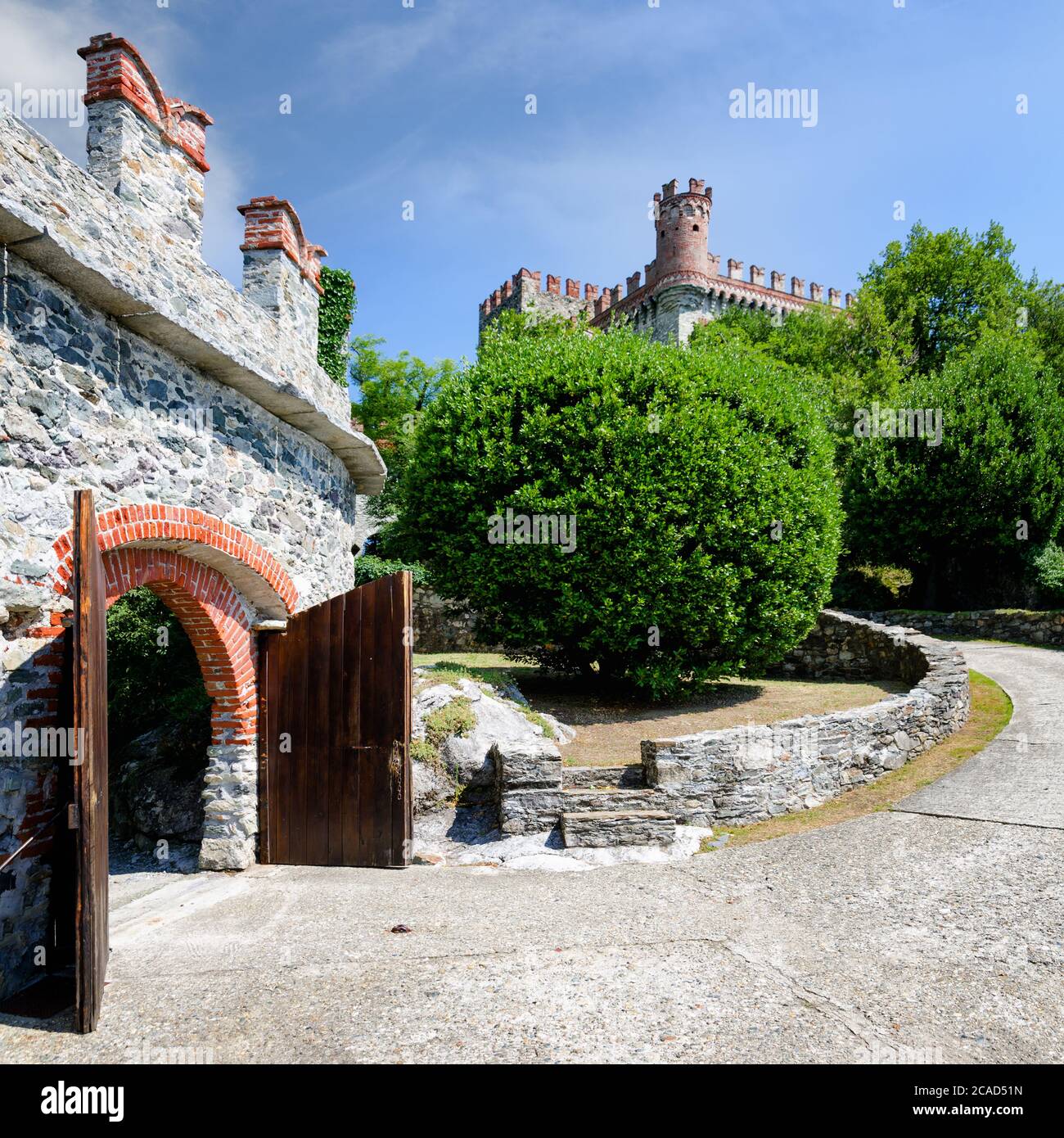 MONTALDO DORA, ITALIA - 23 LUGLIO 2017: Castello di Montaldo Dora, a Canavese (Piemonte, Italia) presso Ivrea, il 23 luglio 2017 Foto Stock