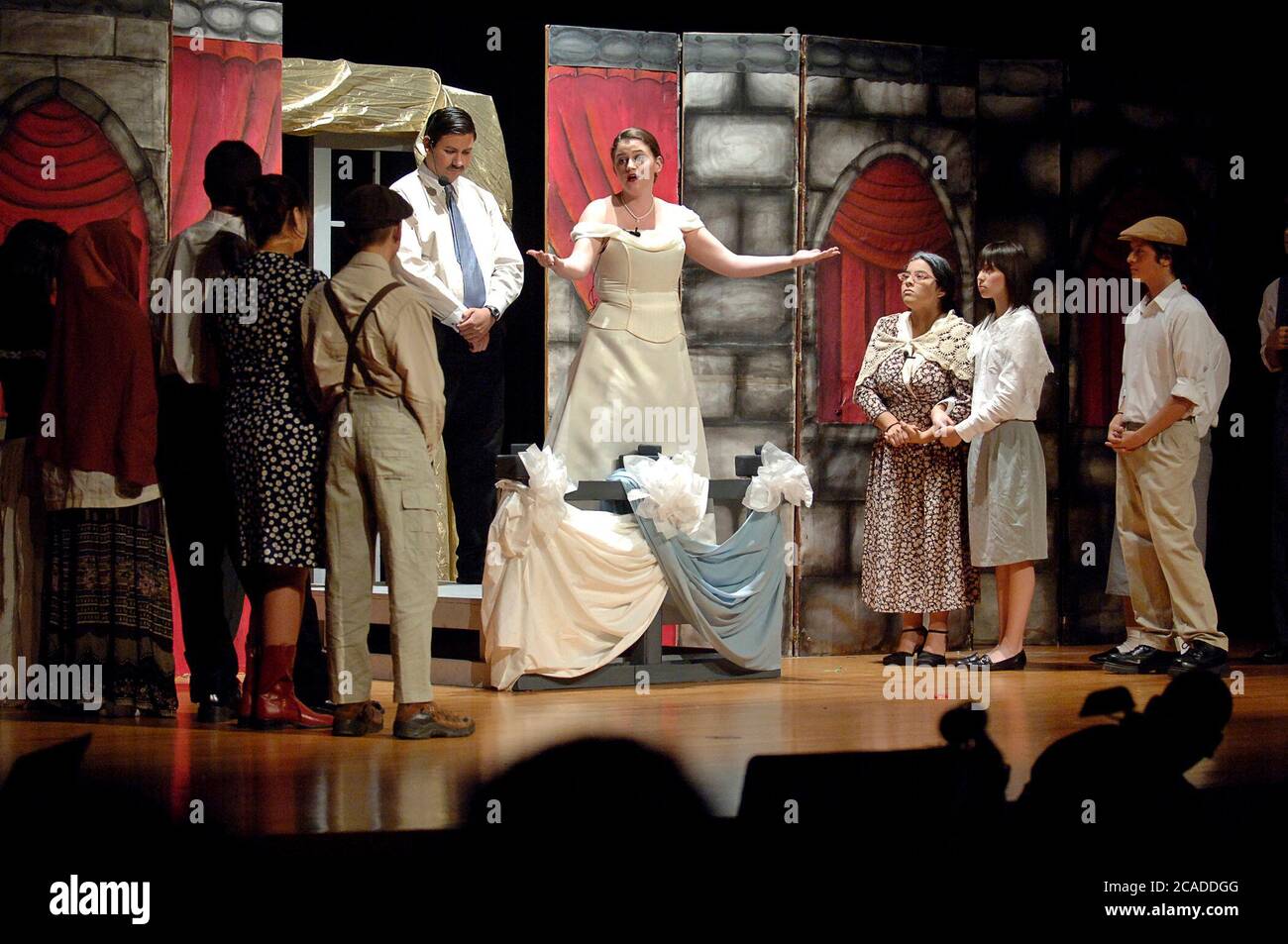 Brownsville, Texas USA, gennaio 2006: Gli studenti eseguono "evita" di Andrew Lloyd Webber alla Lopez High School. ©Bob Daemmrich Foto Stock