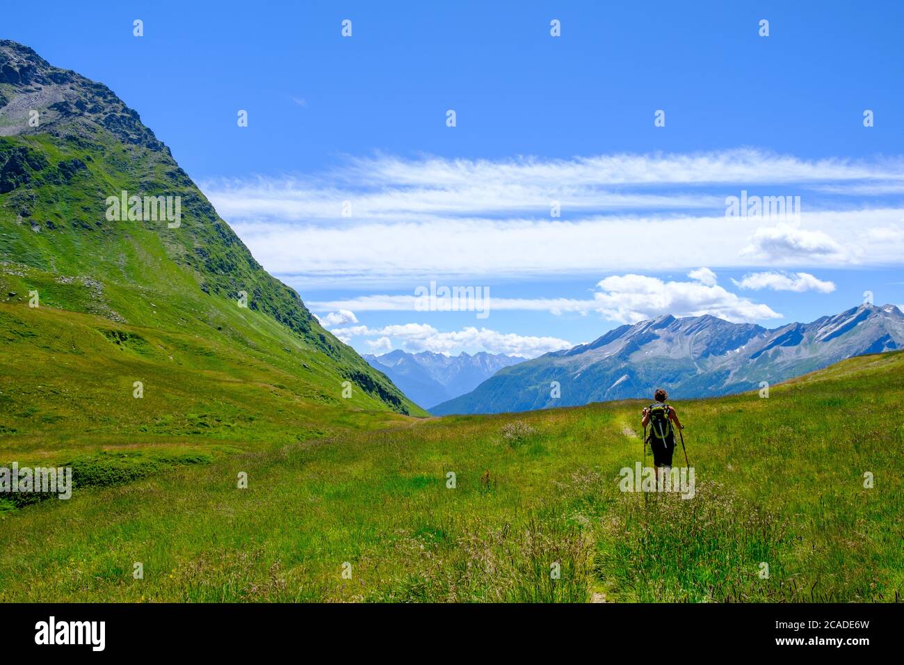 Passeggiate sulle Alpi svizzere Foto Stock