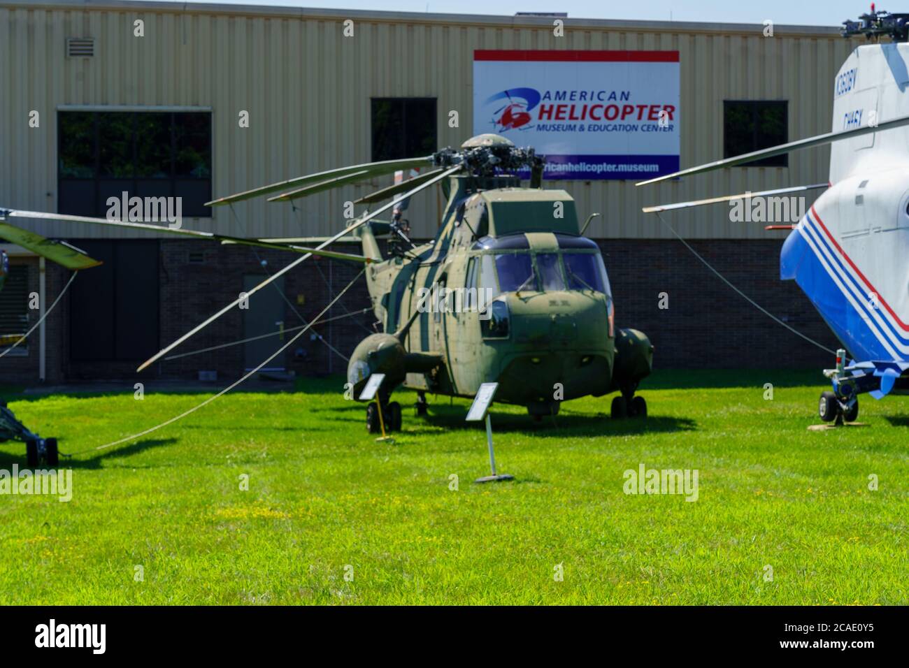 West Chester, PA, USA - 5 agosto 2020: Elicotteri al Museo e Centro di Educazione dell'elicottero americano. Il museo dei trasporti si concentra sulla storia Foto Stock