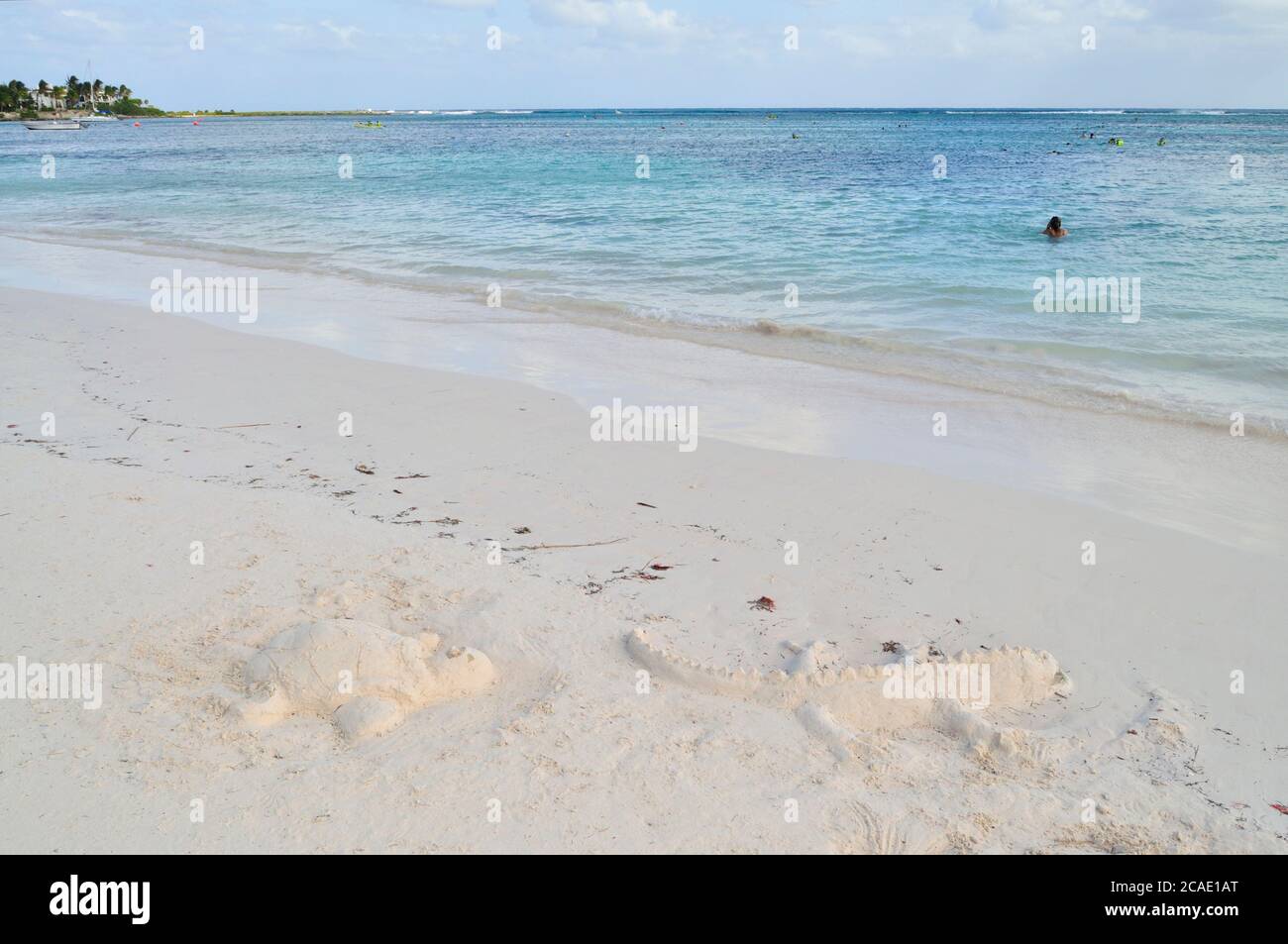 Le sculture di sabbia sulla spiaggia. Foto Stock