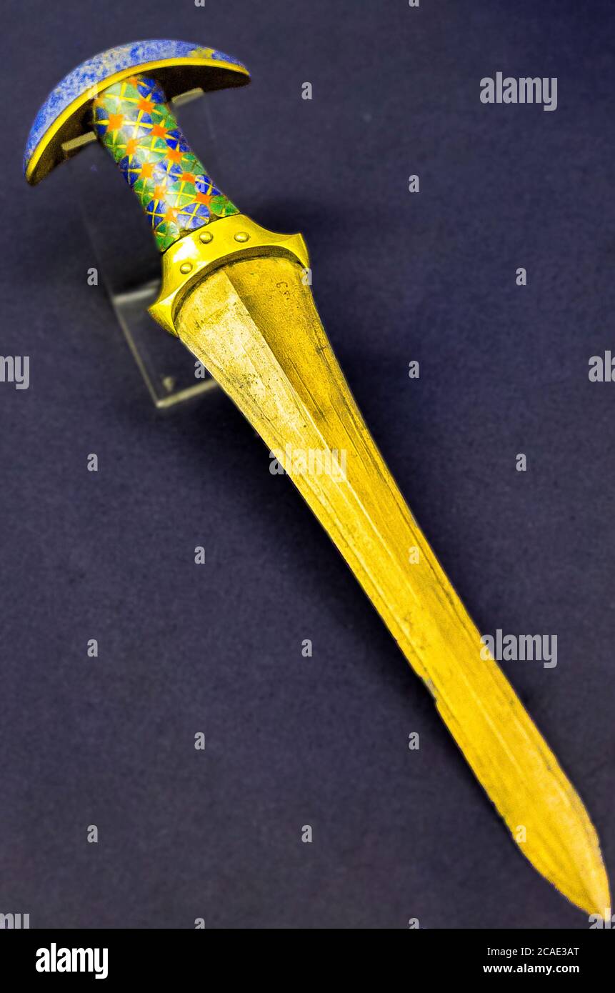 Egitto, Cairo, Museo Egizio, dal muro di recinzione della Piramide di Re Amenemhat 2, Dashur : Dagger di Ita, regina di Amenemhat 2. Foto Stock