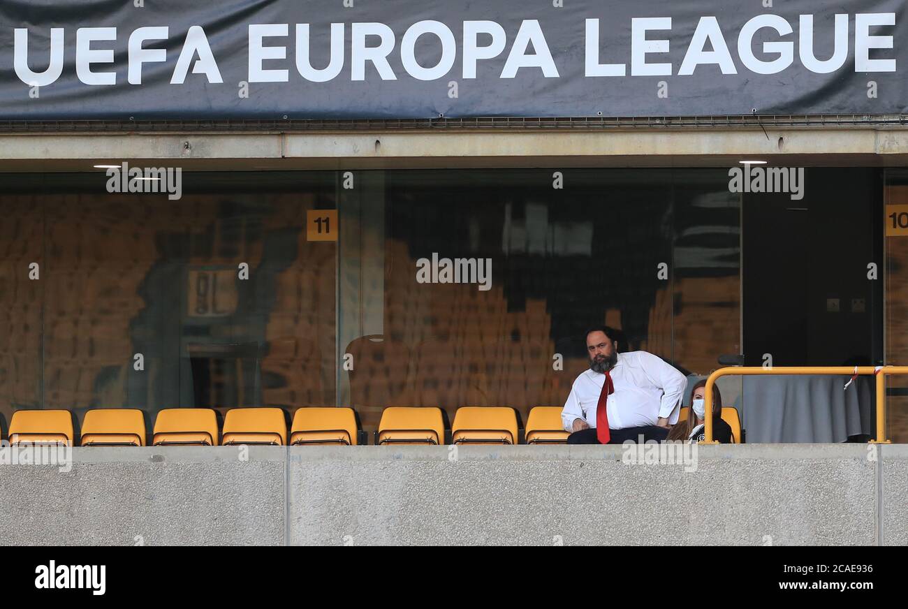 Evangelos Marinakis, proprietario di Olympiakos, prima del round della UEFA Europa League di 16 secondi incontri di tappa allo stadio di Molineux, Wolverhampton. Giovedì 6 agosto 2020. Guarda la storia di PA Lupi DI CALCIO. Il credito fotografico dovrebbe essere: Mike Egerton/PA Wire. Foto Stock