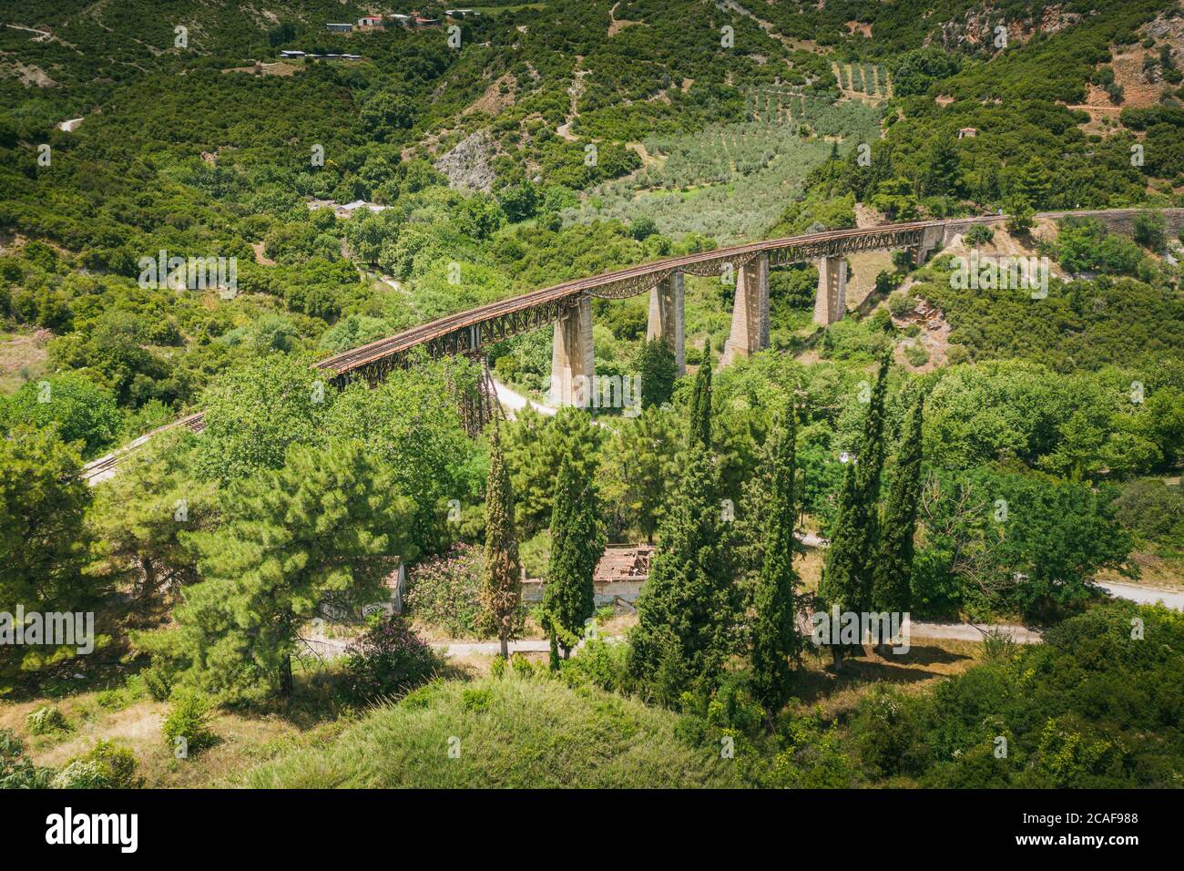 Il ponte ferroviario di Gorgopotamos nella Grecia centrale Foto Stock