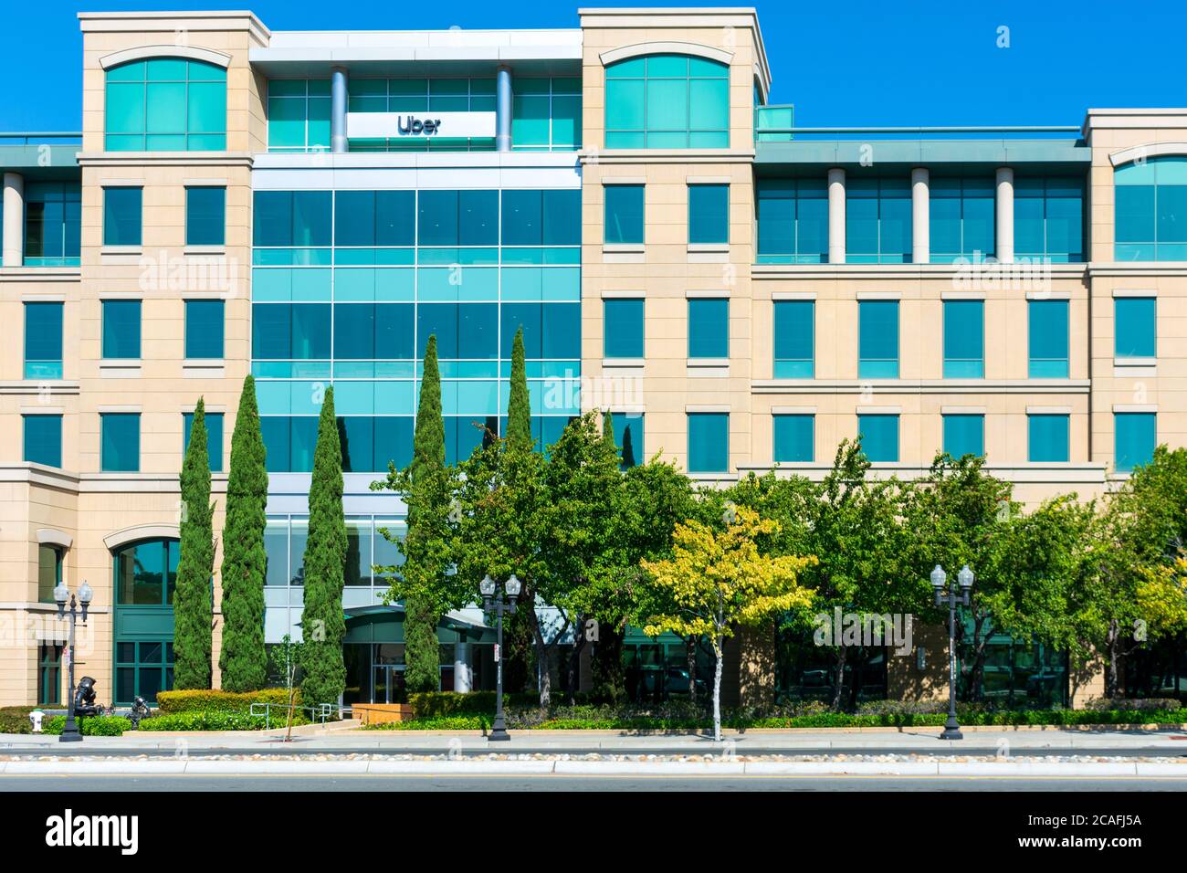 Campus Uber Silicon Valley. Uber Technologies, con sede a San Francisco, è una multinazionale americana che opera nel settore dei ride-hailing - Sunnyvale, California, USA - 202 Foto Stock