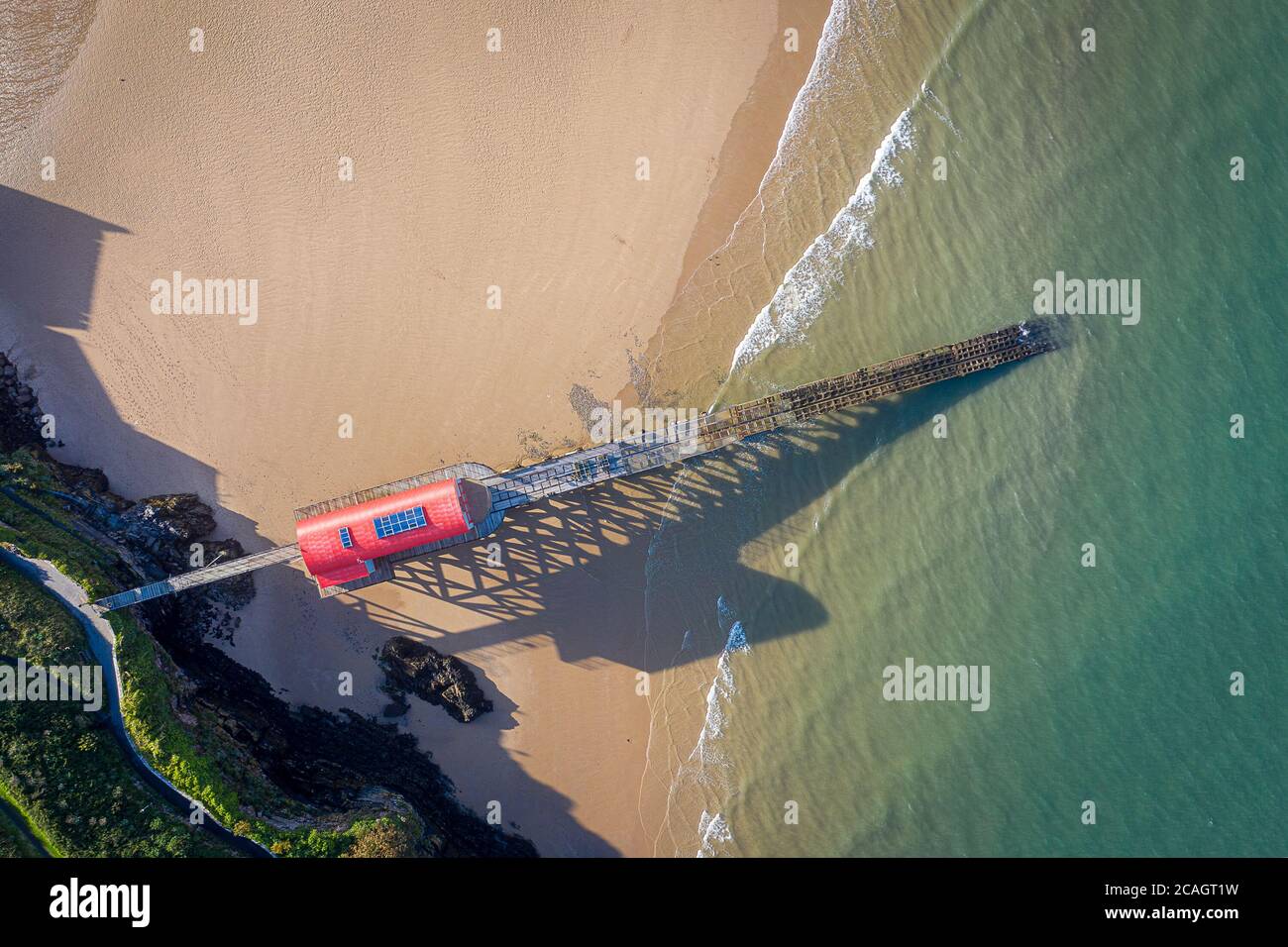 Stazione di Tenby Lifeboat dall'alto, come presentato su Channel 4 Grand Designs. Foto Stock