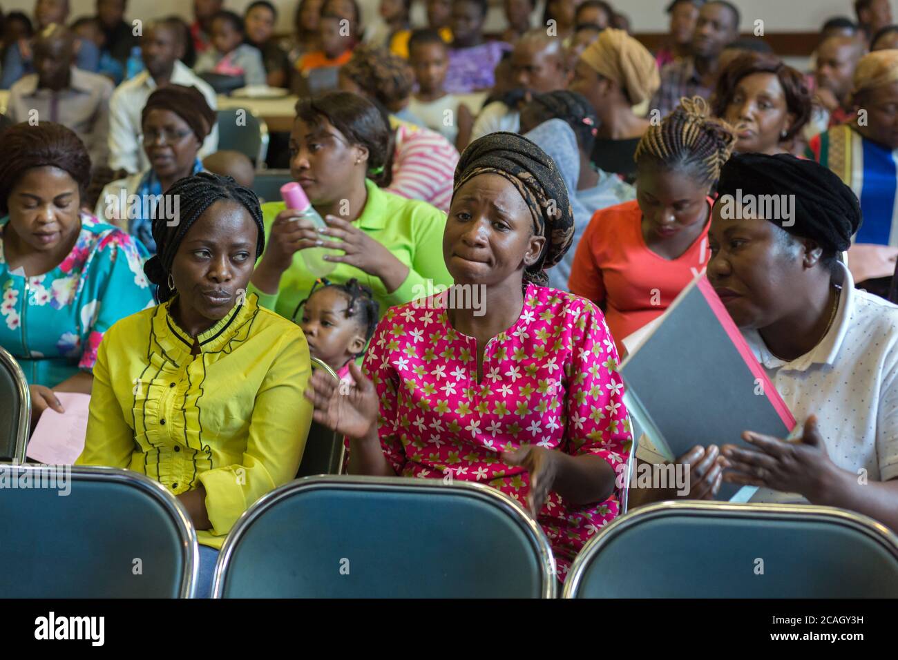 20.10.2018, Pretoria, Gauteng, Sudafrica - Servizio ai rifugiati in una sala riunioni della Chiesa di San Pietro Pretoria. Il partner del progetto è l'Evangelic Foto Stock