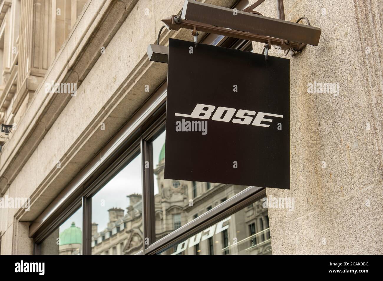 Cartellonistica per negozi Bose nel West End di Londra Foto Stock