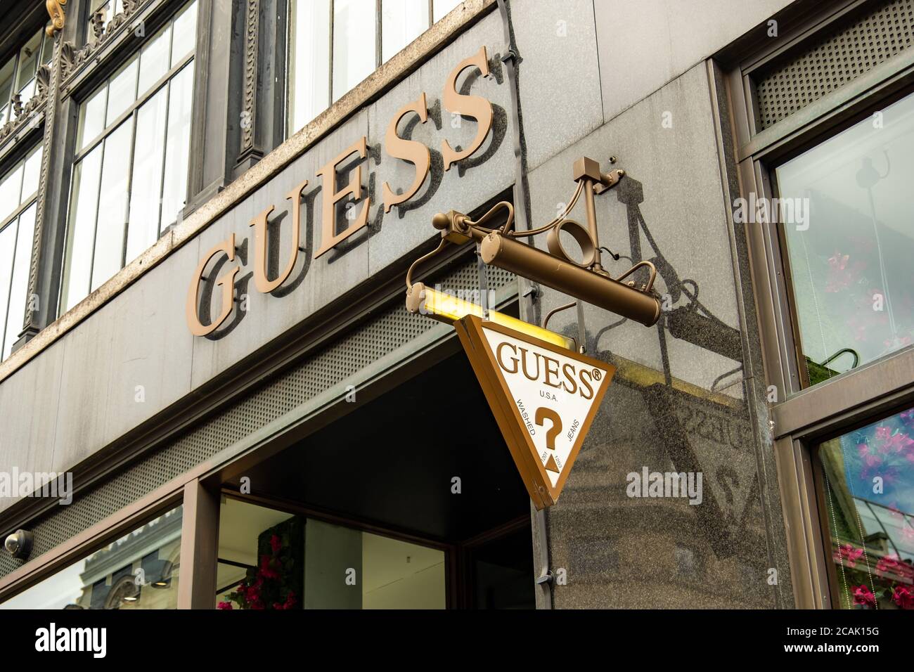 Guess Store su Regent Street, un marchio di moda americano Foto Stock