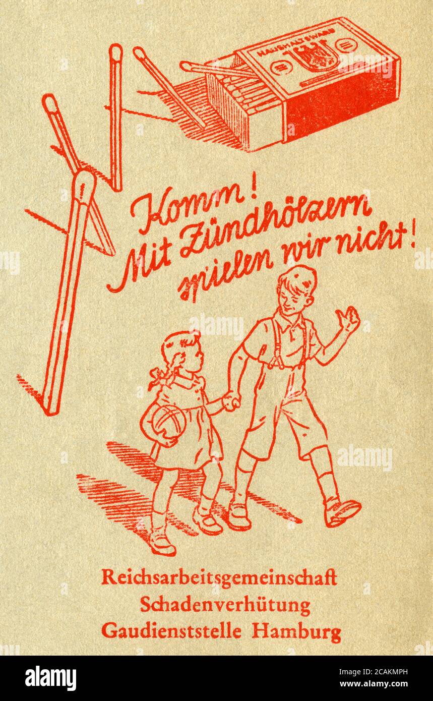 Europa, Germania, Amburgo, Zeit des 2. Rückseite, für der Lebensmittelkarte für entrahmte Frischmilch , nur über Personen gültig 6 Jahre, 29 vom  . Maggio 17. Settembre 1944 , Größe 7 cm x 11 cm , Zeichnung zeigt Streichhölzer und Kinder und dem testo : ' Komm ! Mit Zündhölzern spielen wir nicht ! , herausgegeben von der Reichsarbeitsgemeinschaft Schadenverhütung Gaudienststelle Hamburg, Motiv darf nur für journalistische oder wissenschaftliche Zwecke genutzt werden, Rechte werden nicht vertreten . / Europa, Germania, Amburgo, ora del WW II, francobolli per il latte fresco scremato Foto Stock