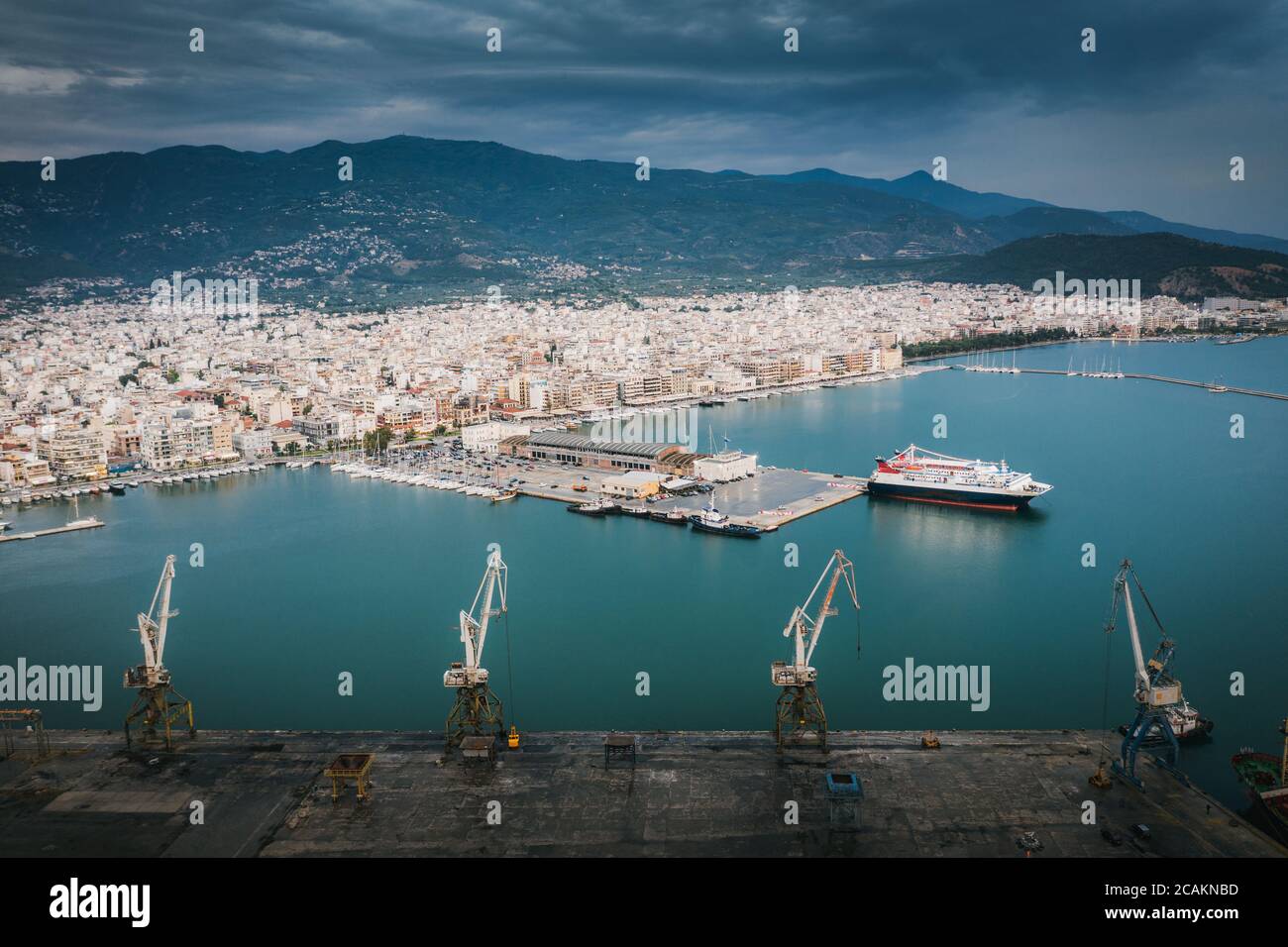 Porto della città di Volos, Grecia Foto stock - Alamy