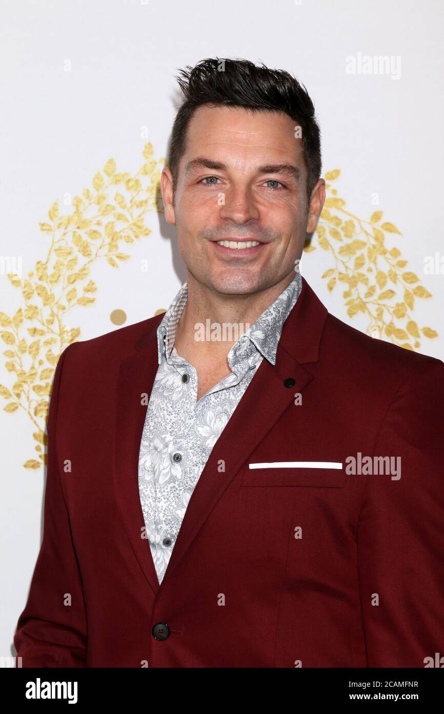 LOS ANGELES - 9 FEB: Brennan Elliott all'evento Hallmark Winter 2019 TCA alla Tournament House il 9 febbraio 2019 a Pasadena, California Foto Stock