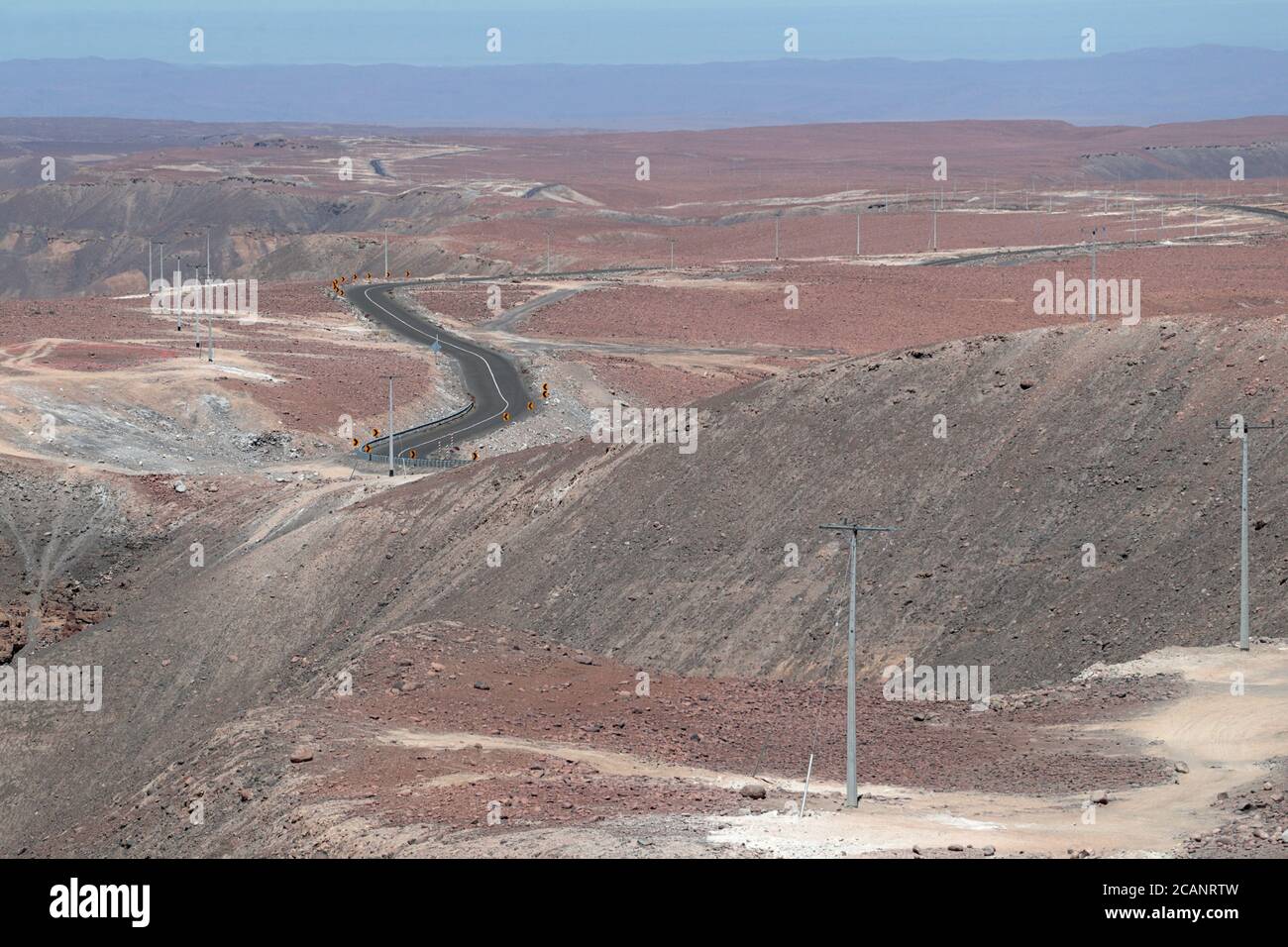 Atacama Desert, strada per Camarones, entroterra da Iquique, Cile settentrionale 21 ottobre 2017 Foto Stock