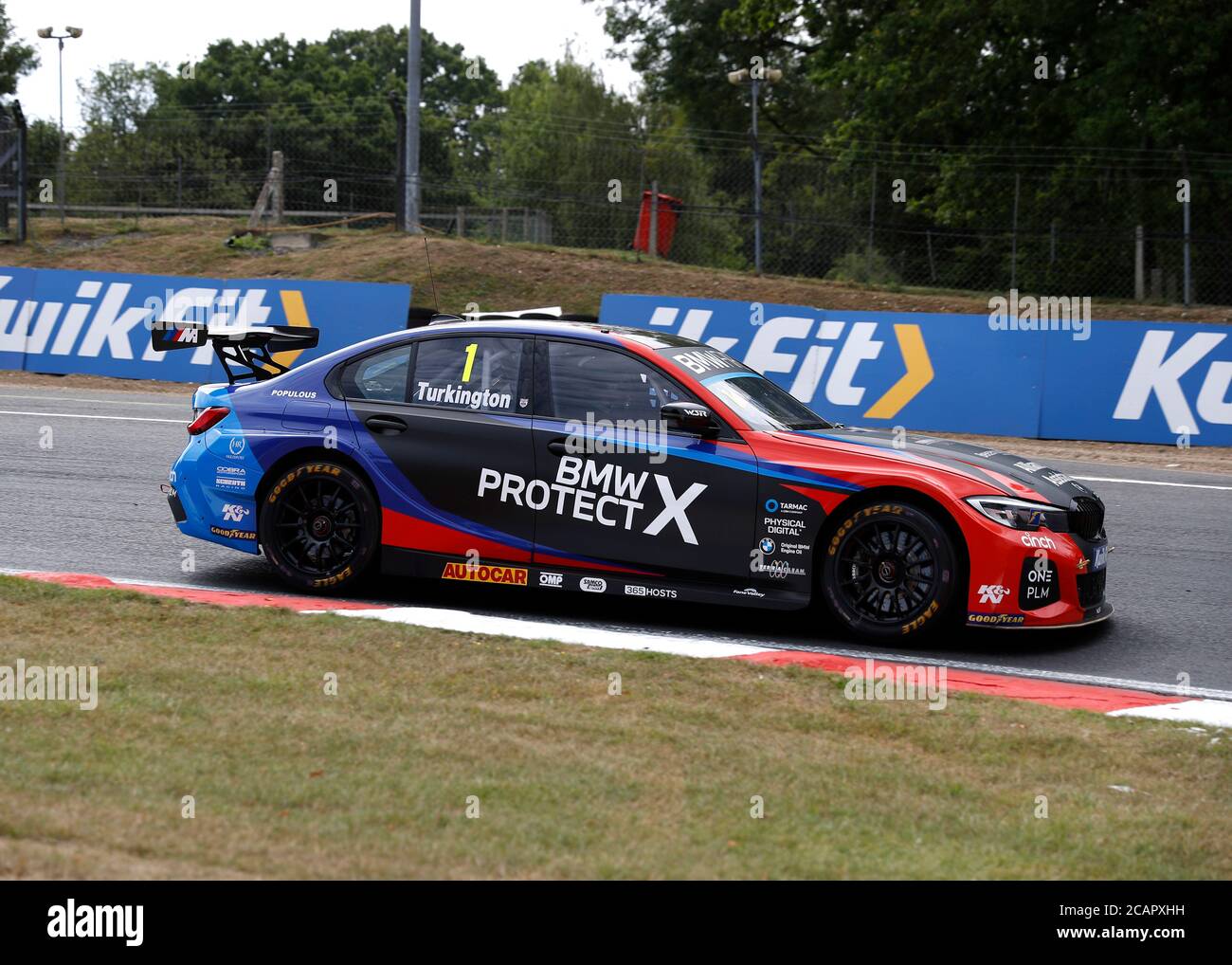 8 agosto 2020; Brands Hatch Circuit, West Kingsdown, Kent, Inghilterra; Kwik Fit British Touring Car Championship, Qualifying Day; Colin Turkington nel suo Team BMW 330i M Sport durante le prove Foto Stock