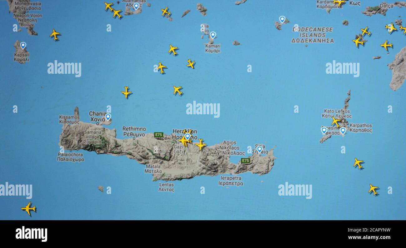 Traffico aereo sull'isola di Kriti (Grecia) (08 agosto 2020, UTC 09.07), su Internet con il sito Flightradar 24, durante il Coronavirus Pandemic Foto Stock