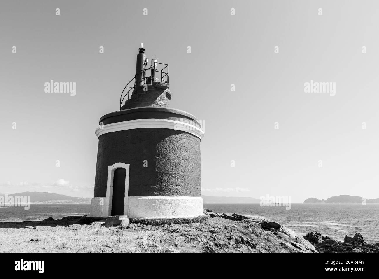 Cangas, Spagna. Il Faro di Punta Robaleira (Faro di Point Robaleira), in Galizia Foto Stock