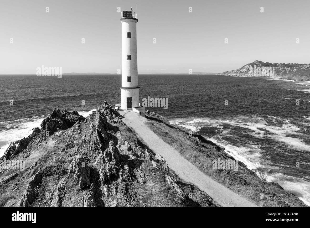 Cangas, Spagna. La Casa di Faro de Cabo (Faro di Cape Home), in Galizia durante una bella giornata estiva Foto Stock