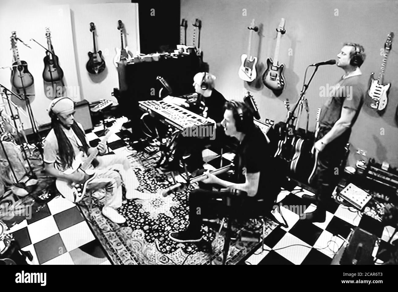 Duran Duran e Nile Rodgers cooperano in studio di registrazione - 1986 Foto Stock